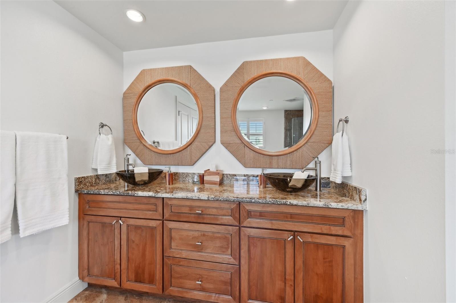 A4668615 Property Photo