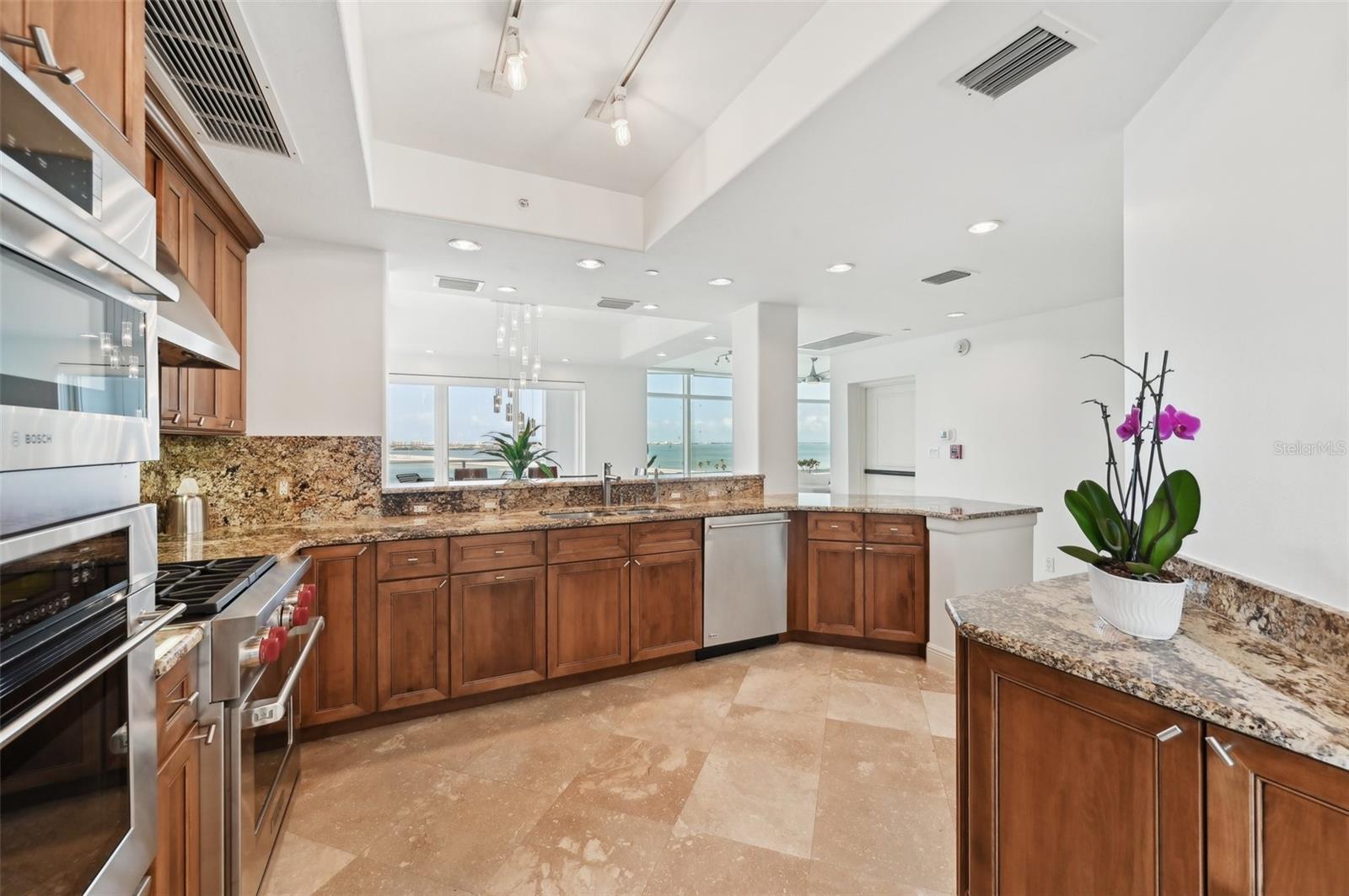 A4668615 Property Photo