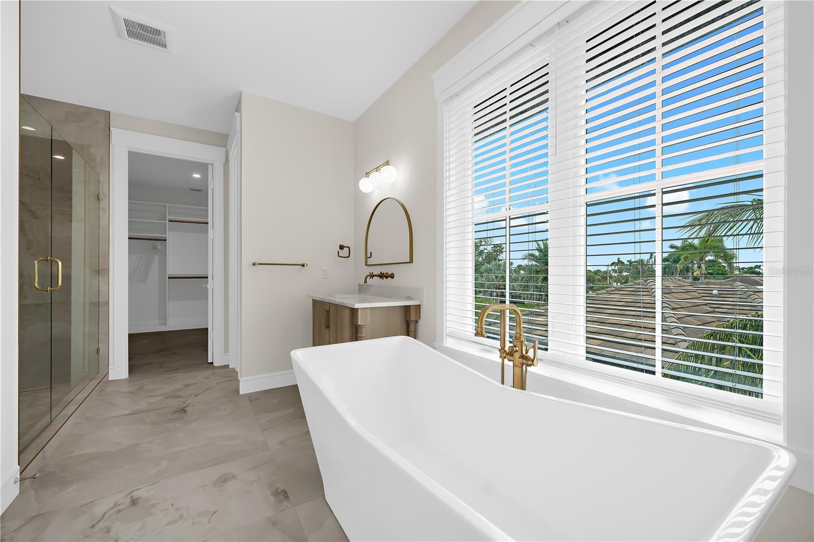 A4668634 Property Photo