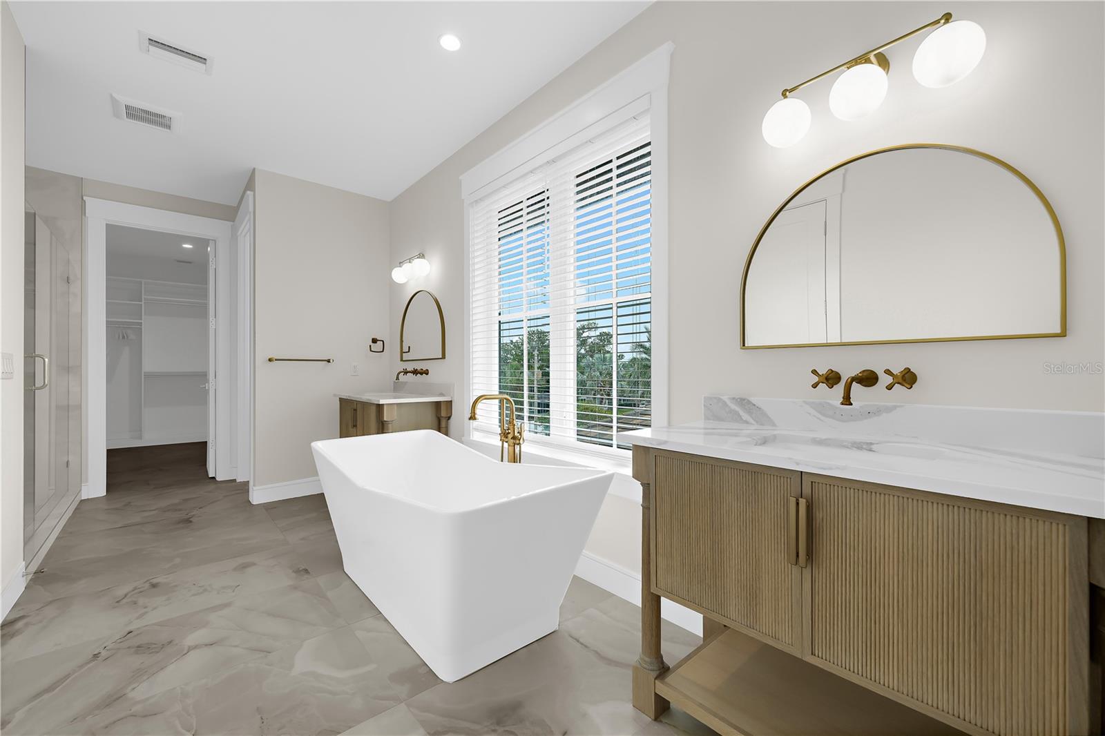 A4668634 Property Photo