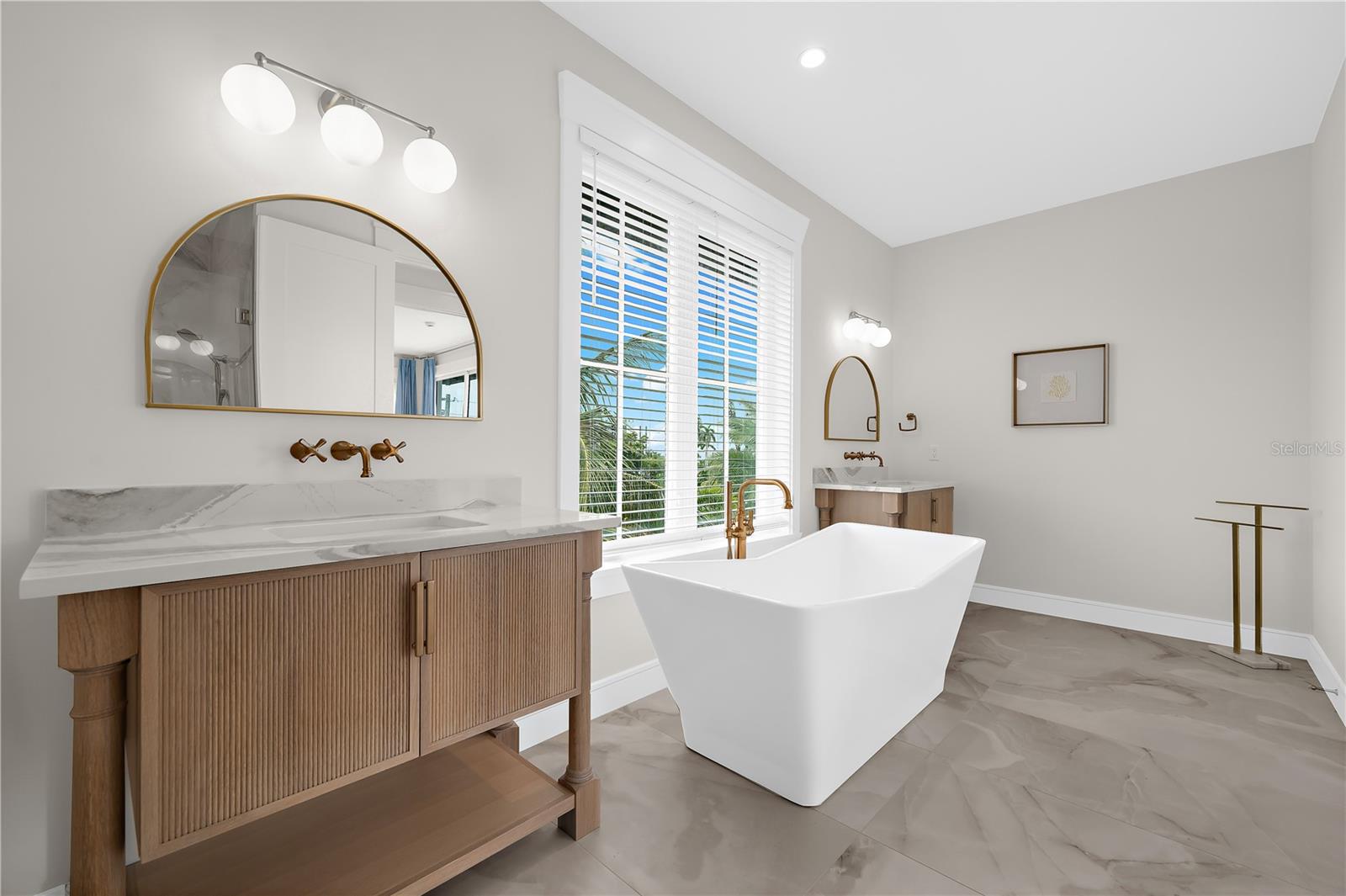 A4668634 Property Photo