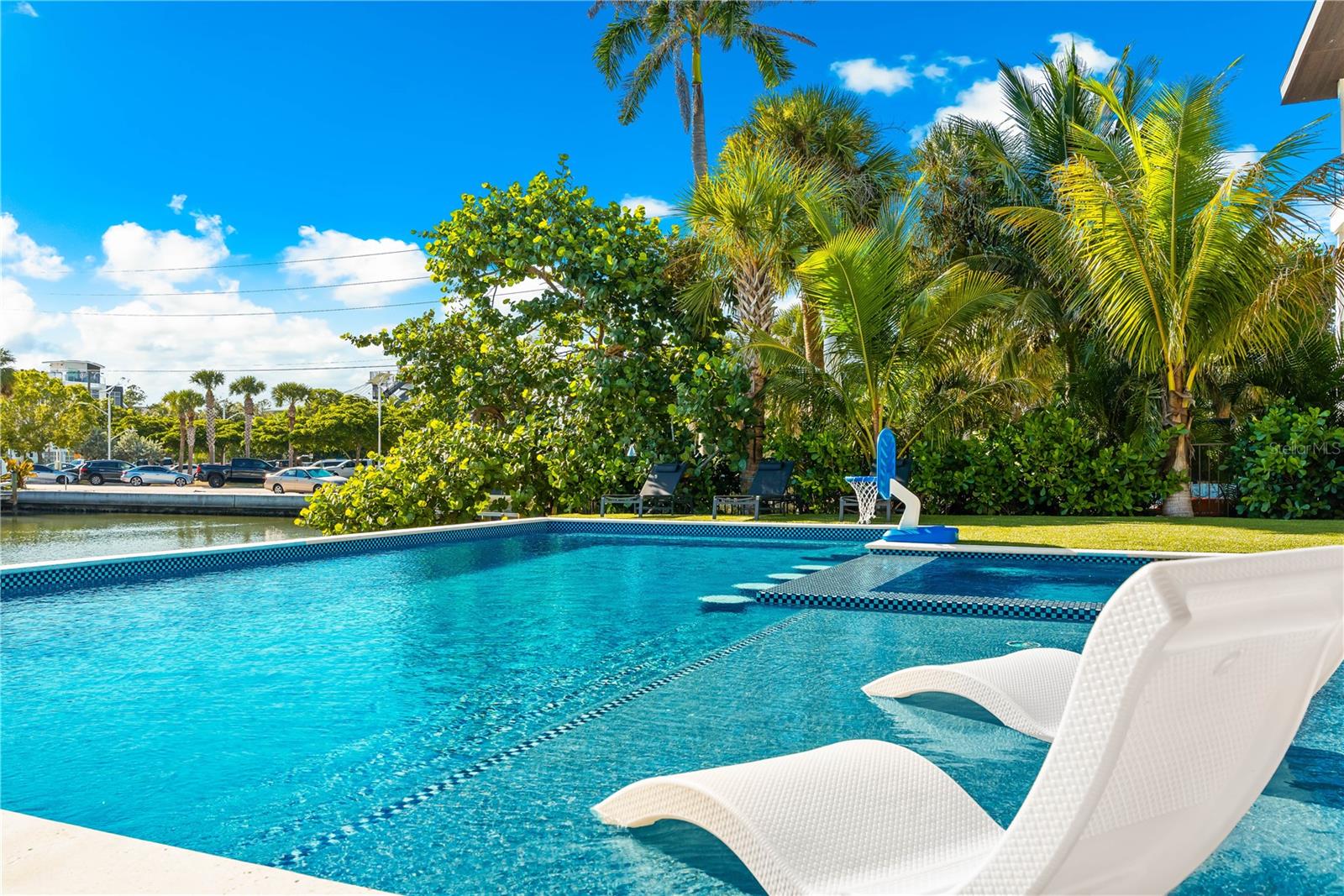 A4668634 Property Photo