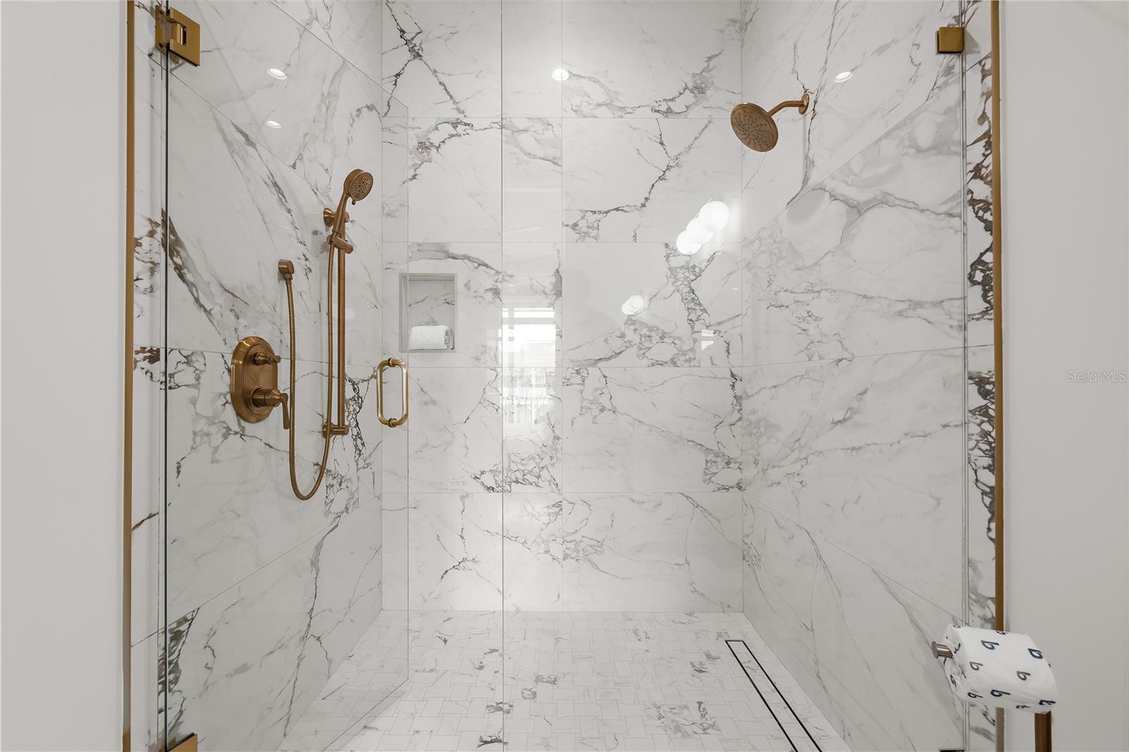 A4668634 Property Photo