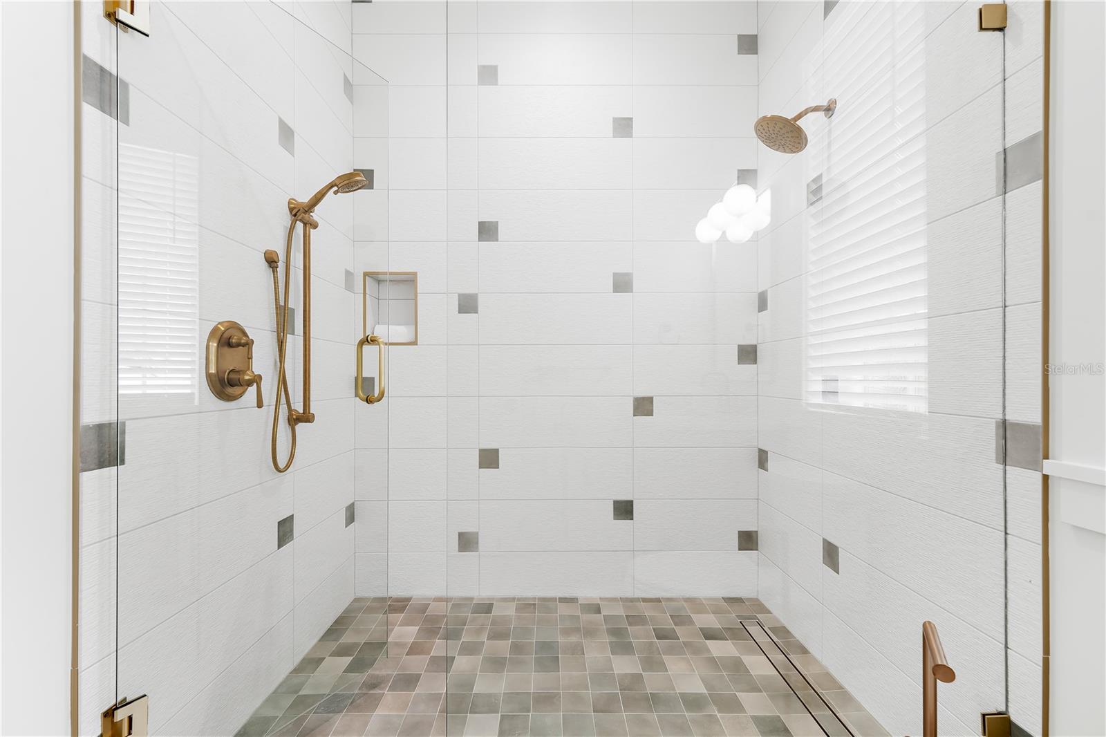 A4668634 Property Photo