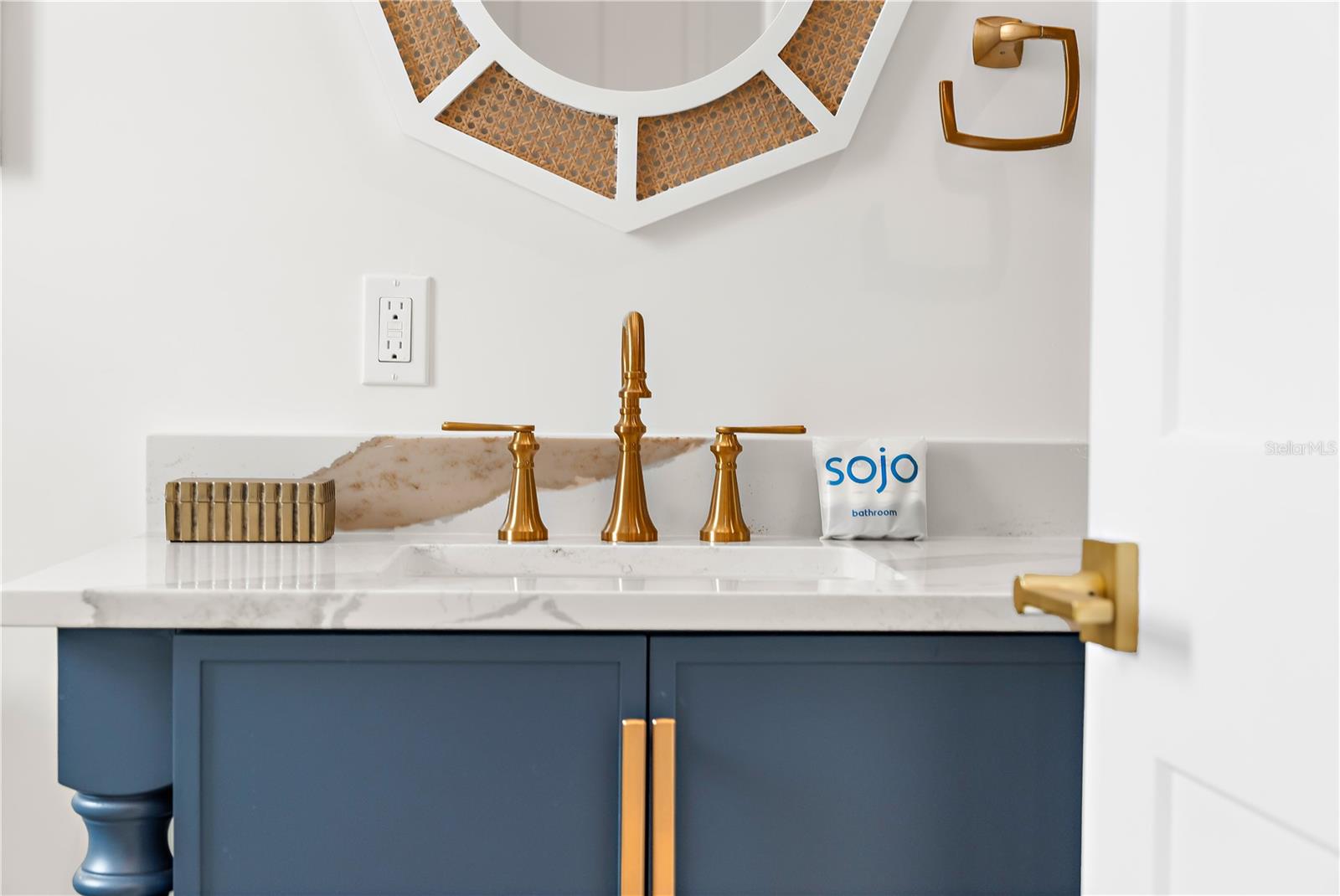 A4668634 Property Photo