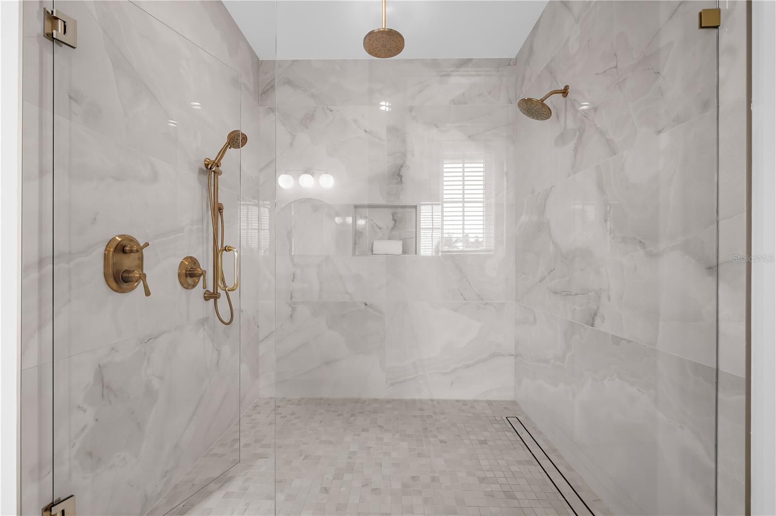 A4668634 Property Photo