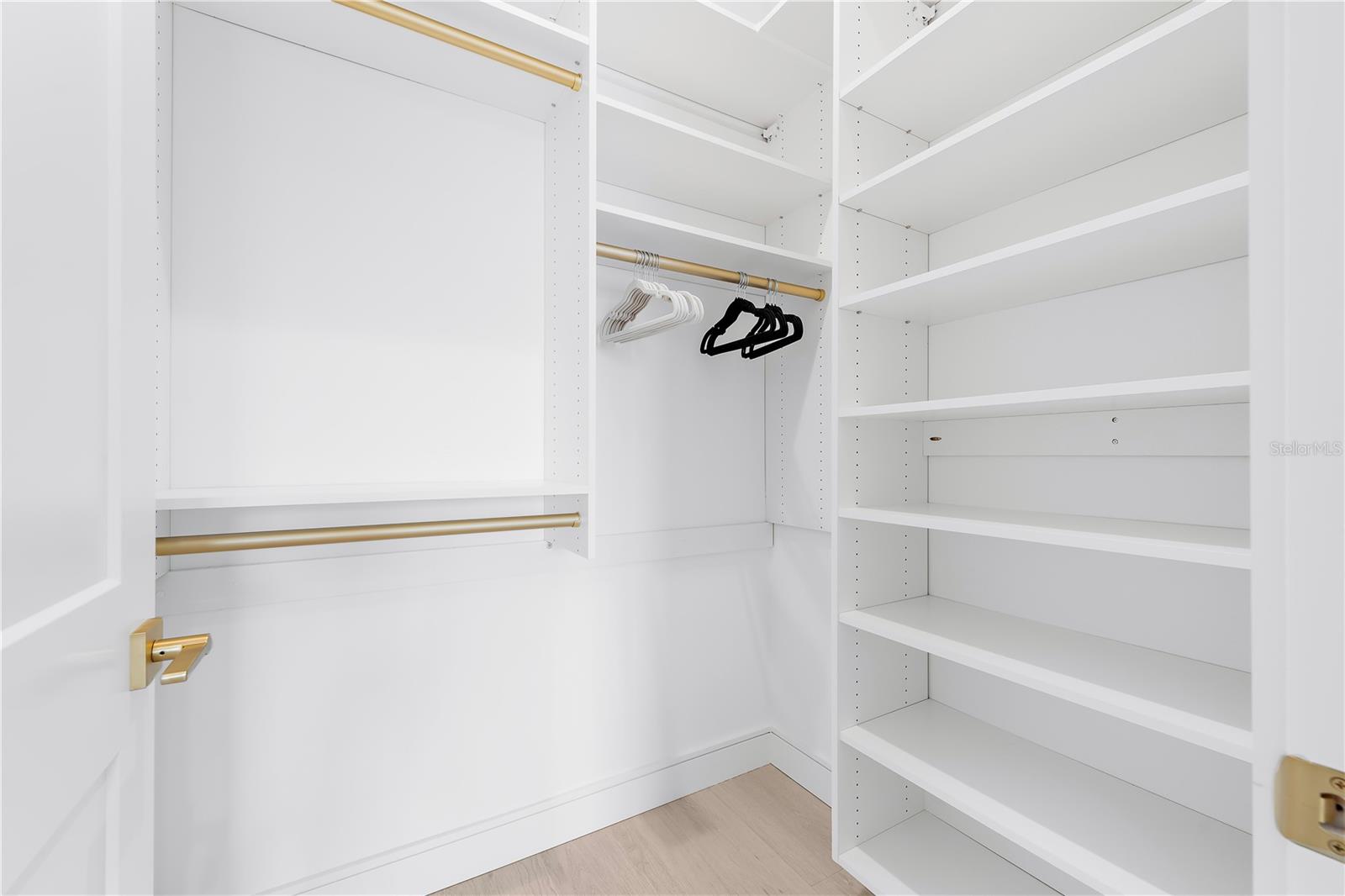 A4668634 Property Photo