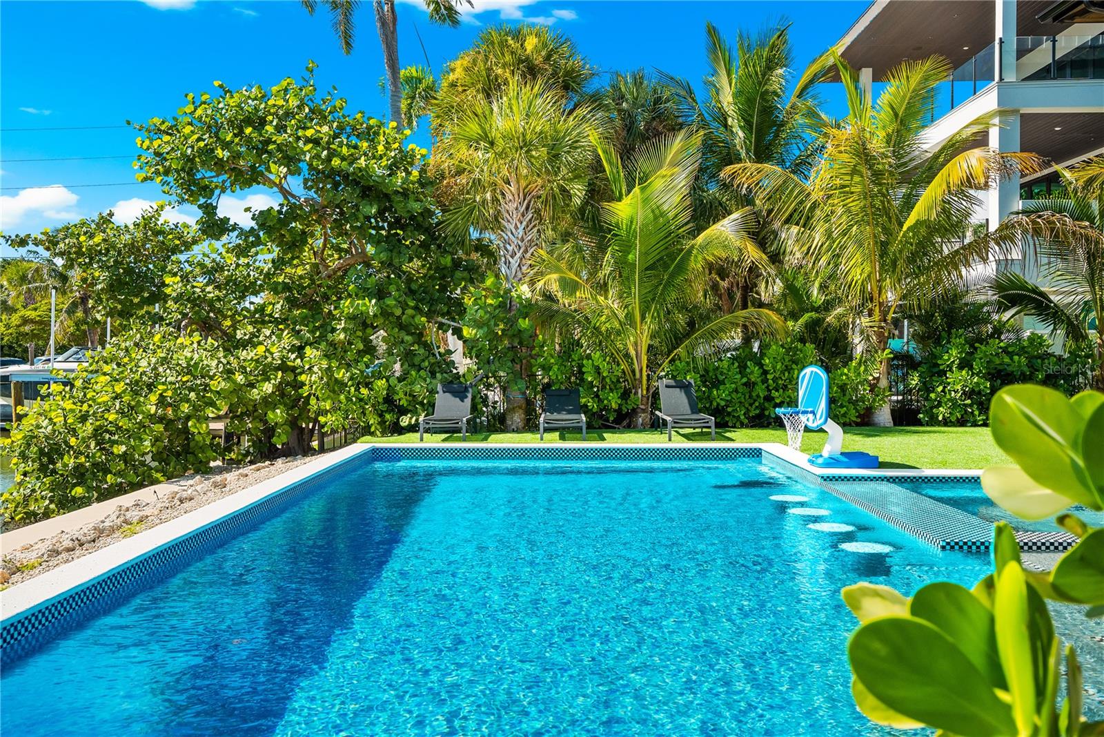 A4668634 Property Photo