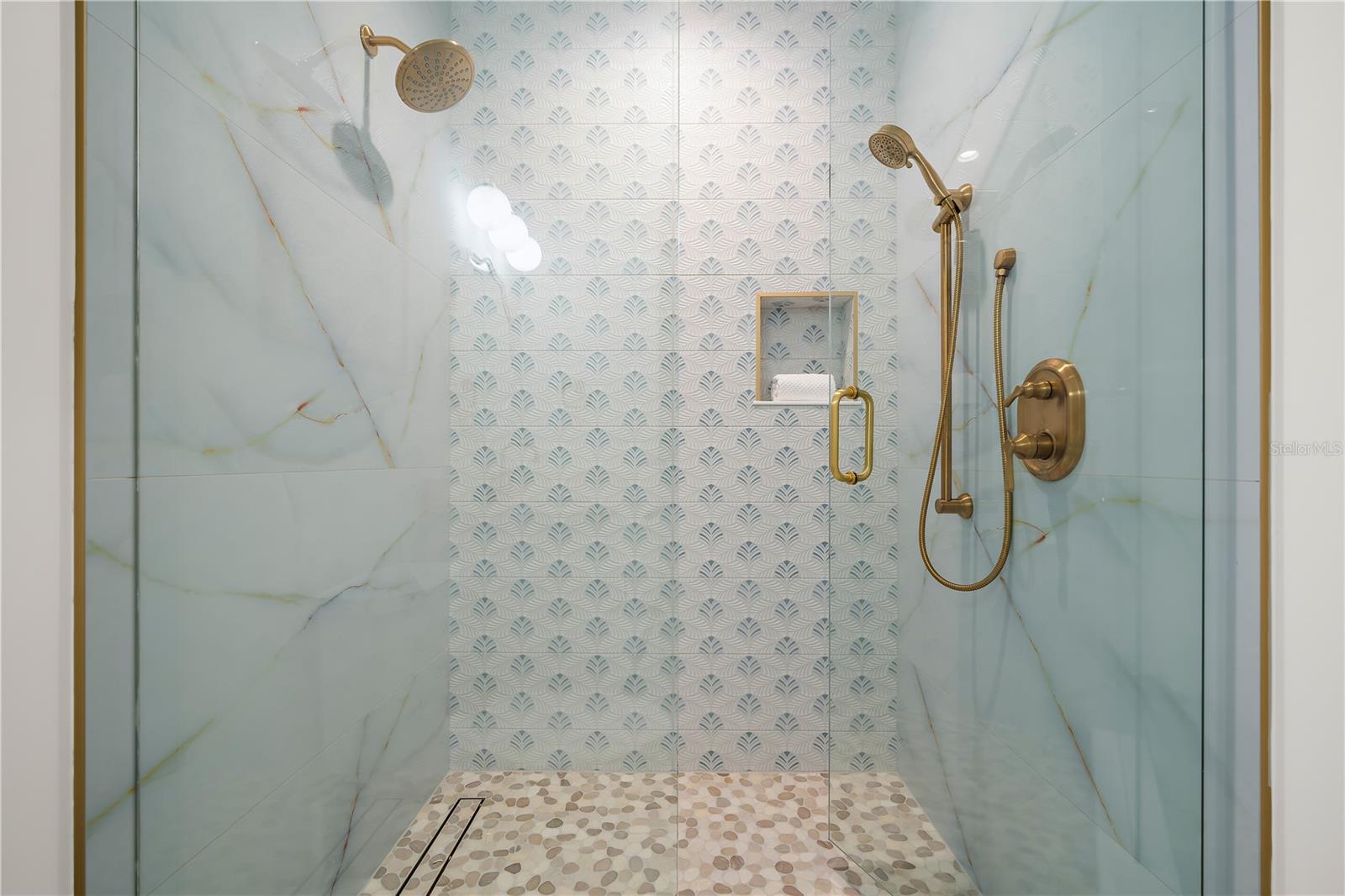 A4668634 Property Photo