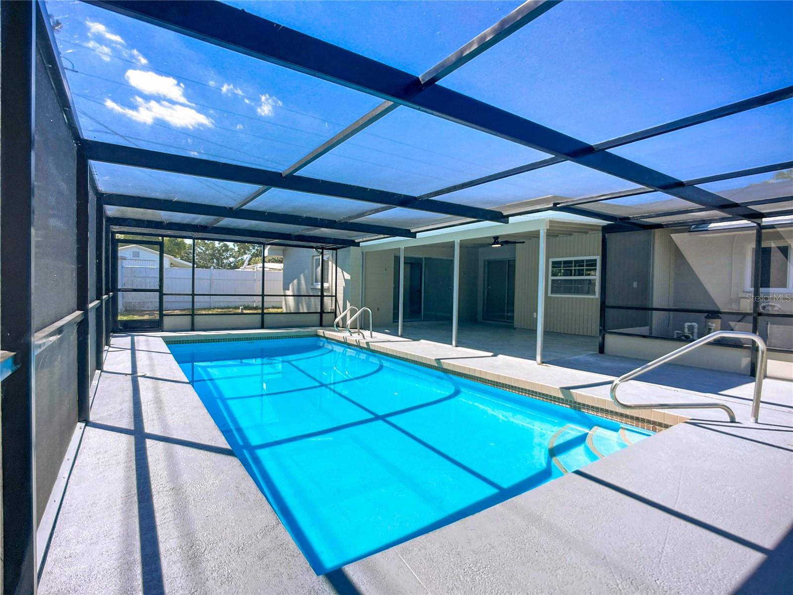 3303 CAMBRIDGE DR W, BRADENTON, FL, 34205