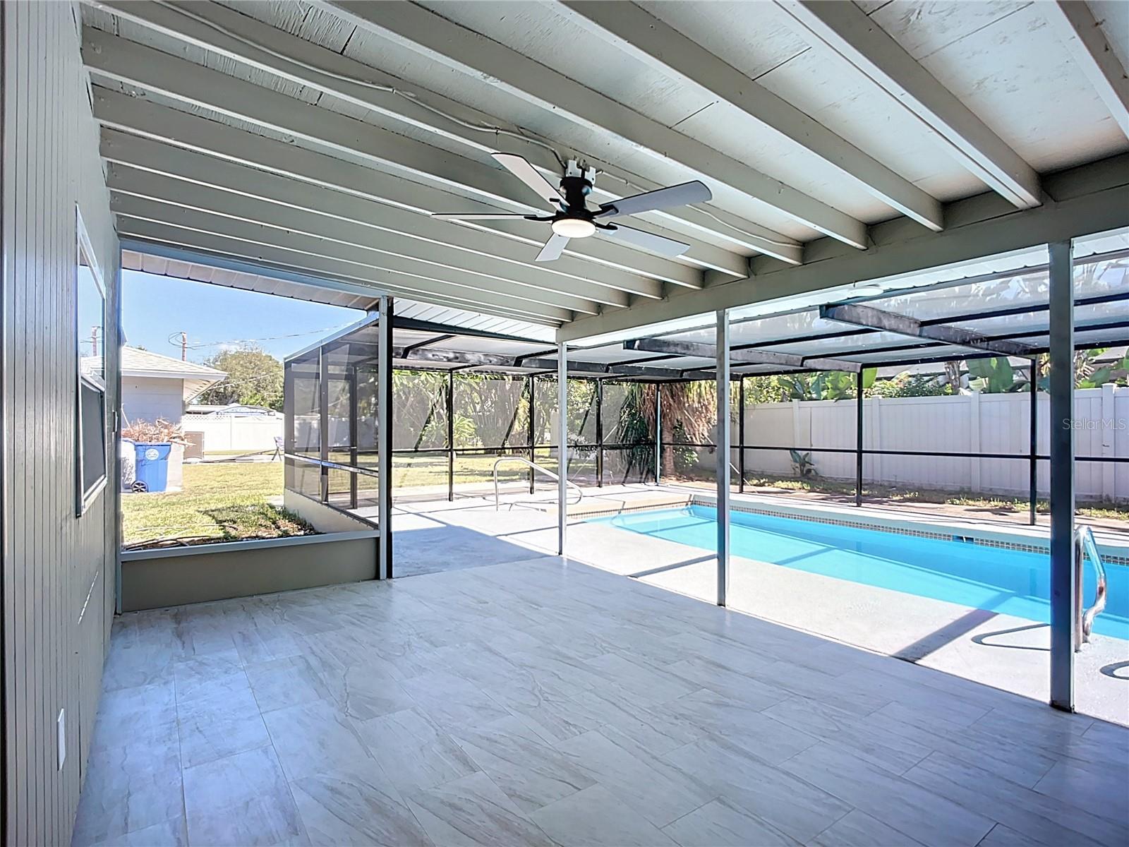 3303 CAMBRIDGE DR W, BRADENTON, FL, 34205