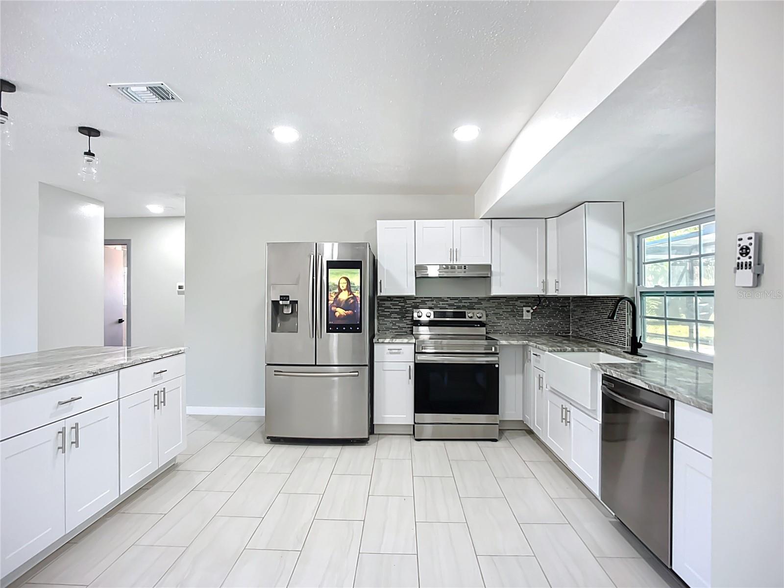 3303 CAMBRIDGE DR W, BRADENTON, FL, 34205