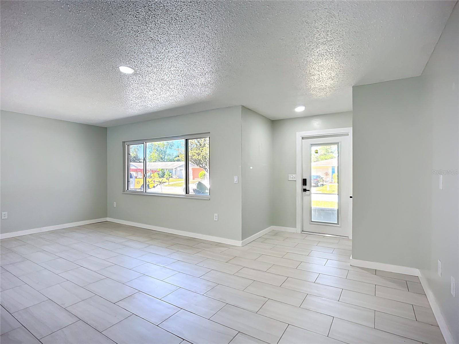 3303 CAMBRIDGE DR W, BRADENTON, FL, 34205