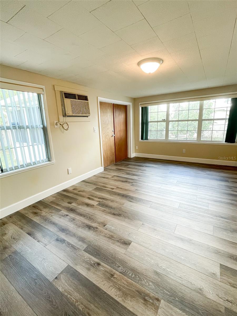 Bedroom 3 offer lots of beautiful natural sunlight. If you don't need a 3rd bedroom this would make a fabulous family room/ dining room.