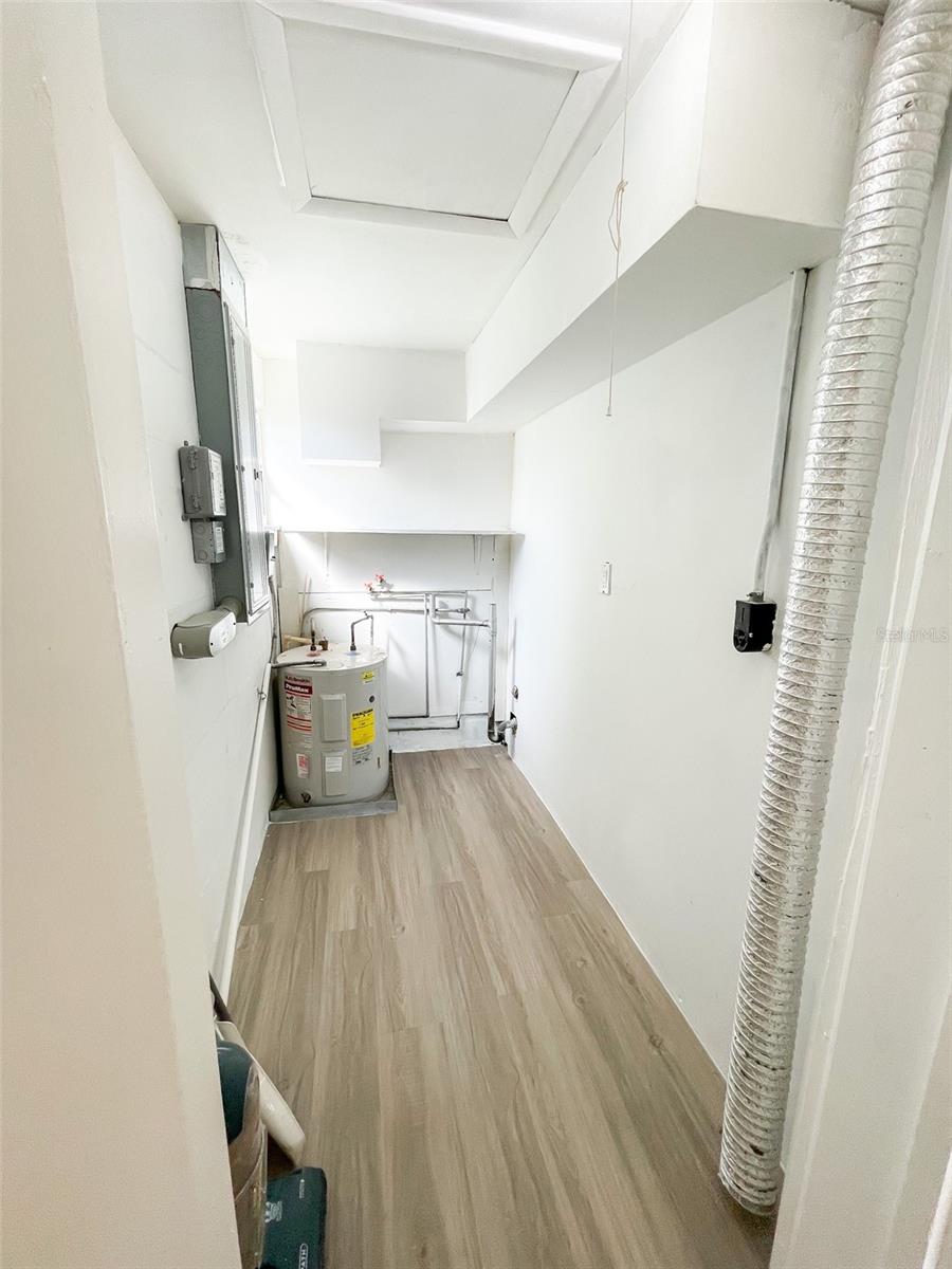 Bedroom 3 offer lots of beautiful natural sunlight. If you don't need a 3rd bedroom this would make a fabulous family room/ dining room.