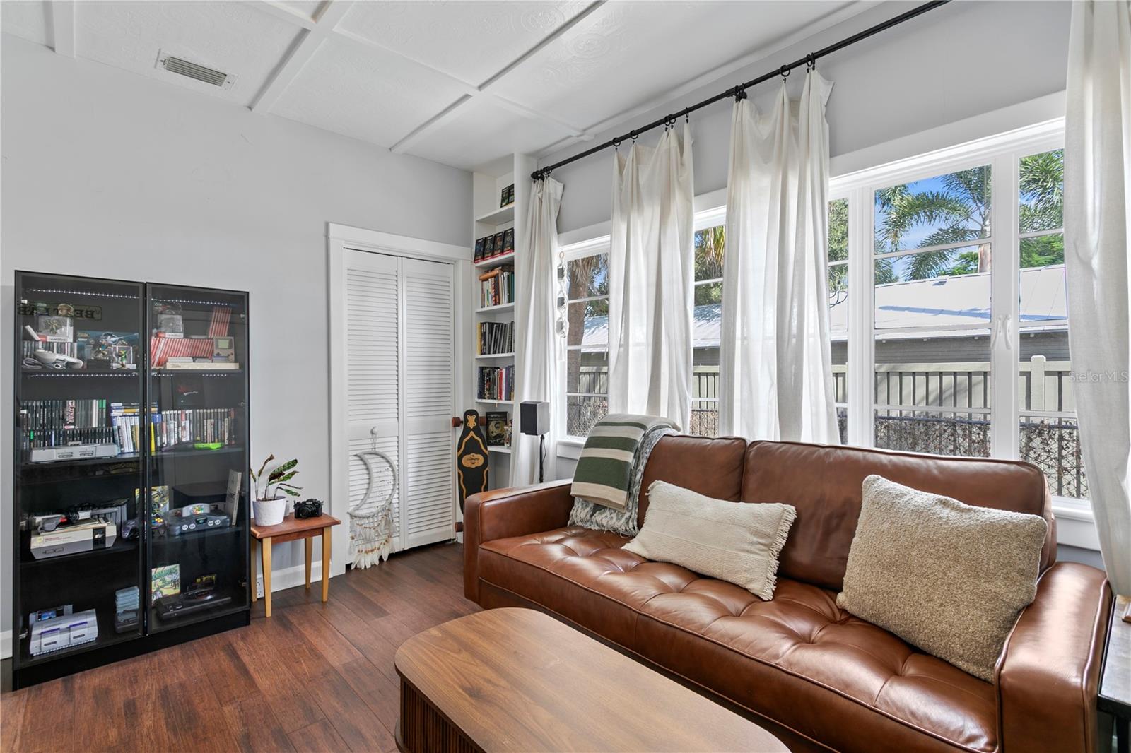 5303 N SUWANEE AVE, TAMPA, FL, 33603