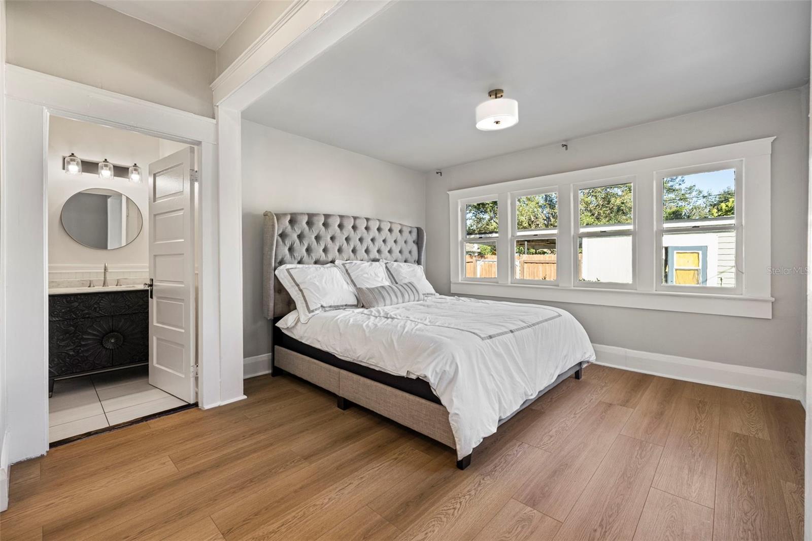 5709 N SUWANEE AVE, TAMPA, FL, 33604