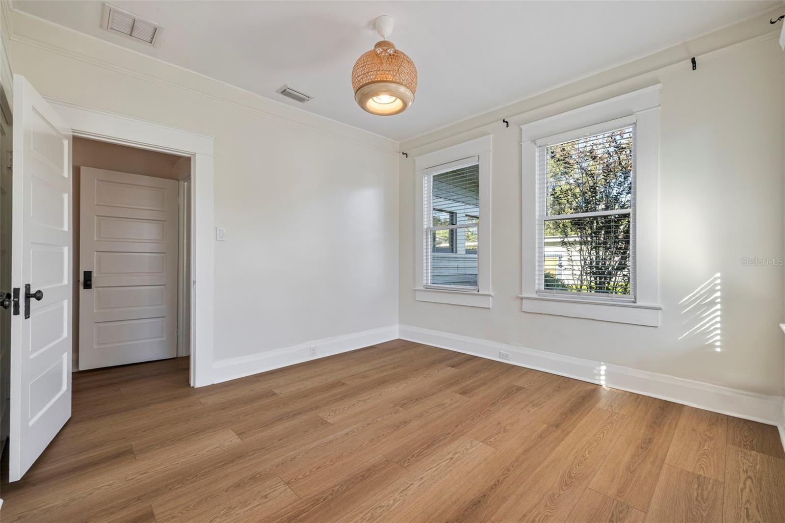 5709 N SUWANEE AVE, TAMPA, FL, 33604