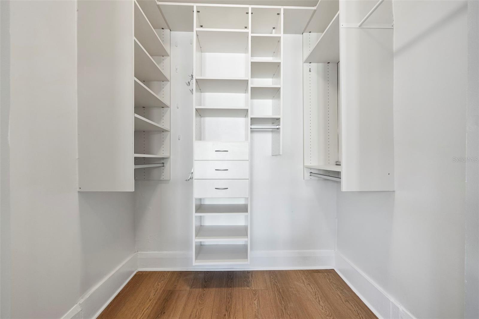 5709 N SUWANEE AVE, TAMPA, FL, 33604