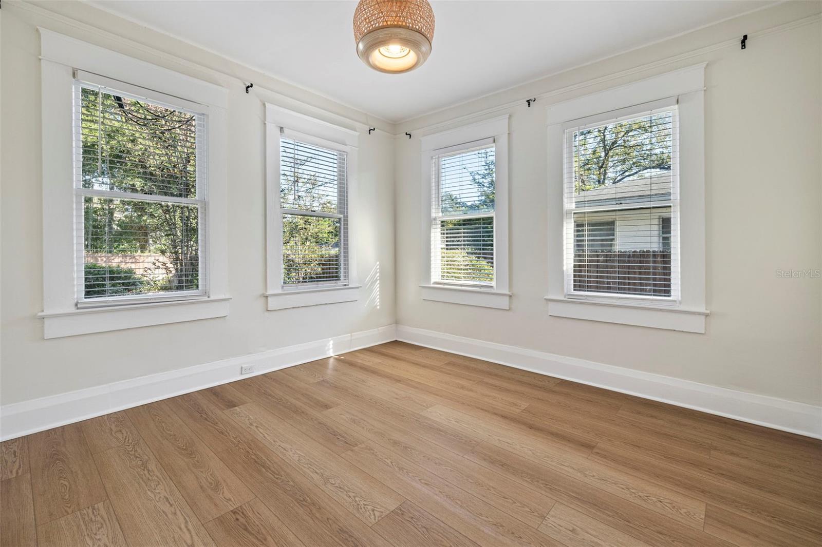 5709 N SUWANEE AVE, TAMPA, FL, 33604