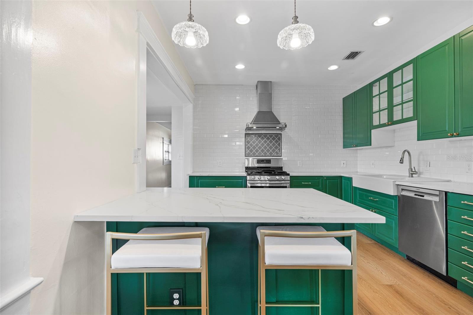 5709 N SUWANEE AVE, TAMPA, FL, 33604