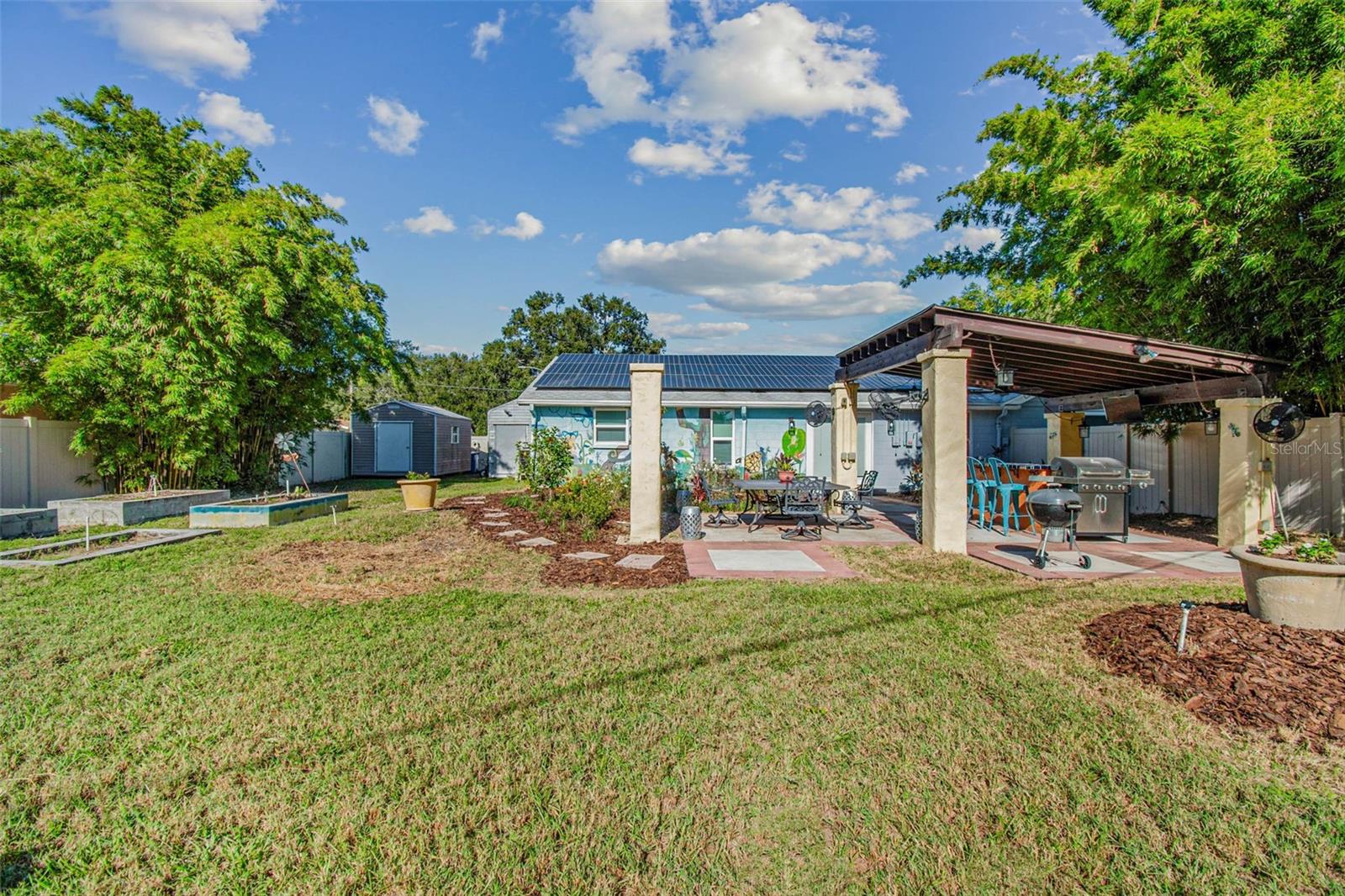 Outdoor entertainment space