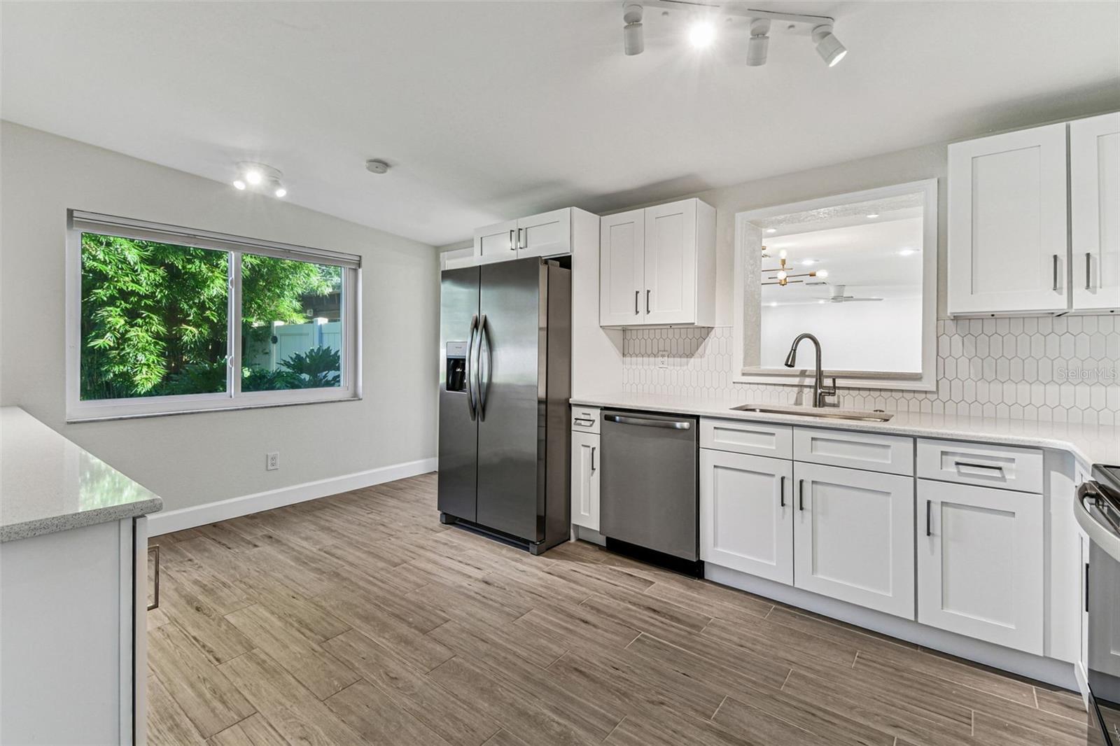 Beautifully renovated dKitchen - 2025