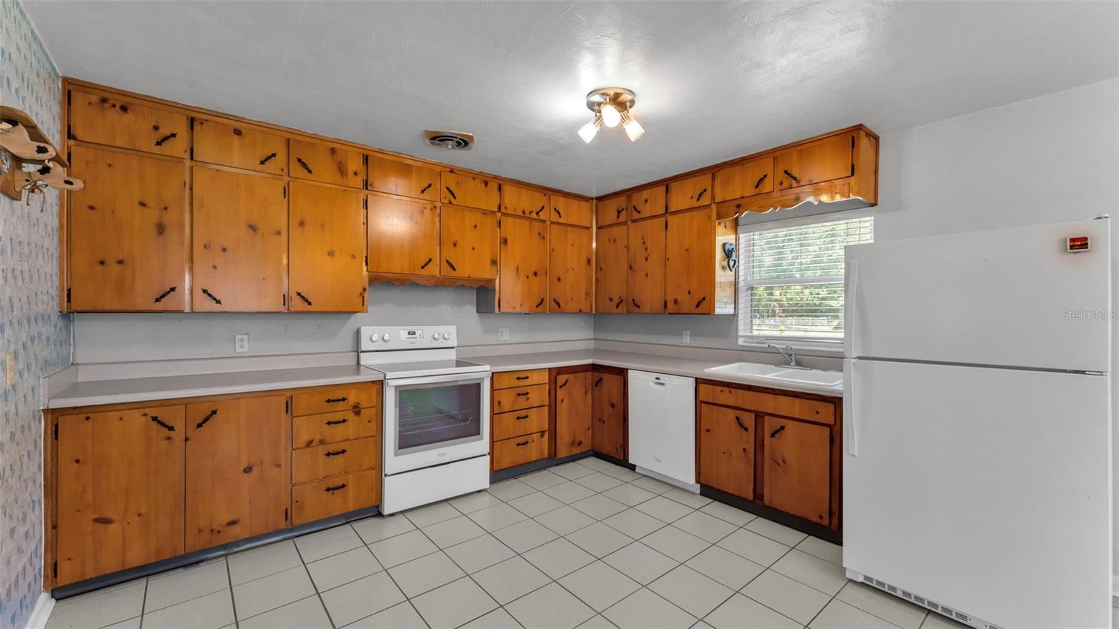 5823 LAKE BREEZE AVE, LAKELAND, FL, 33809