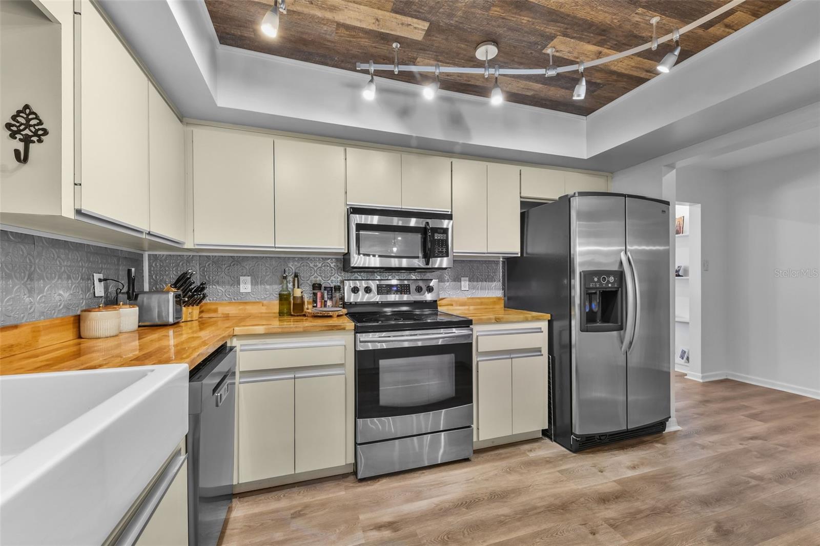 457 E HIGHLAND ST, ALTAMONTE SPRINGS, FL, 32701