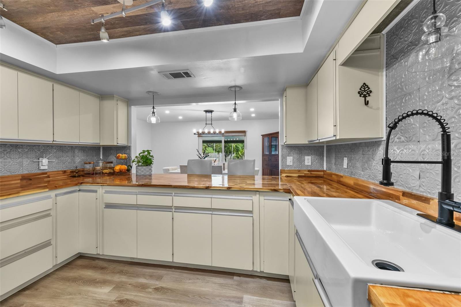 457 E HIGHLAND ST, ALTAMONTE SPRINGS, FL, 32701