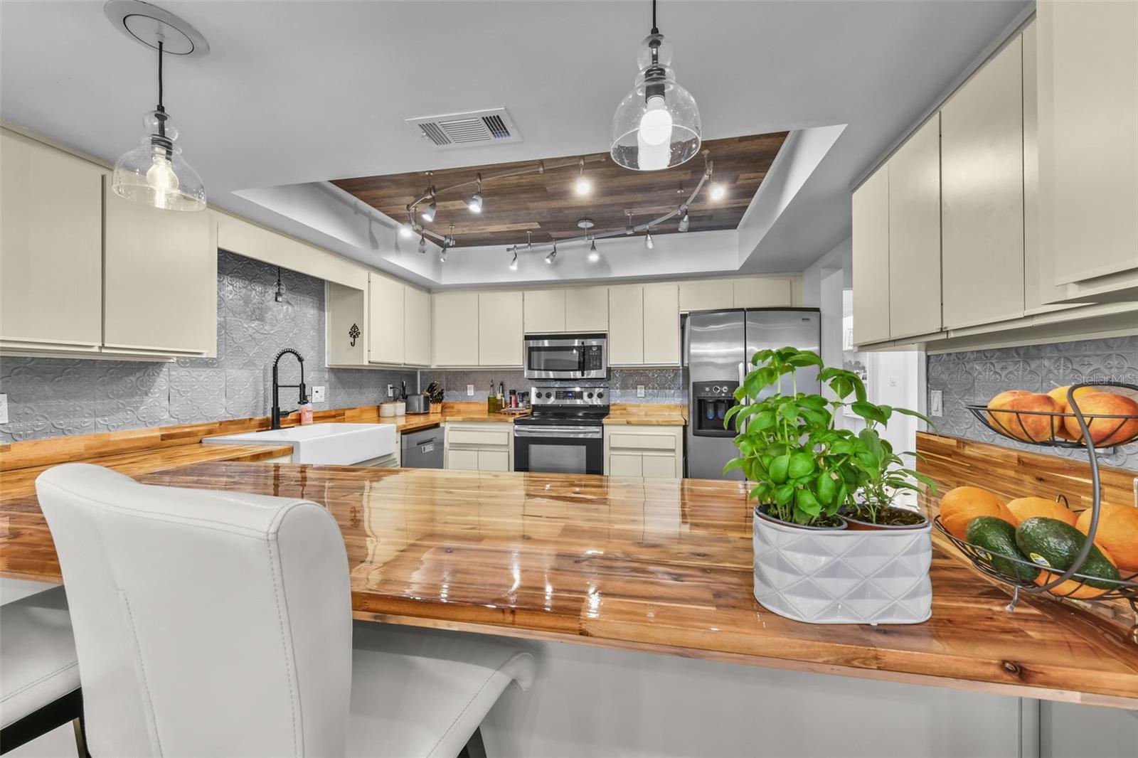 457 E HIGHLAND ST, ALTAMONTE SPRINGS, FL, 32701