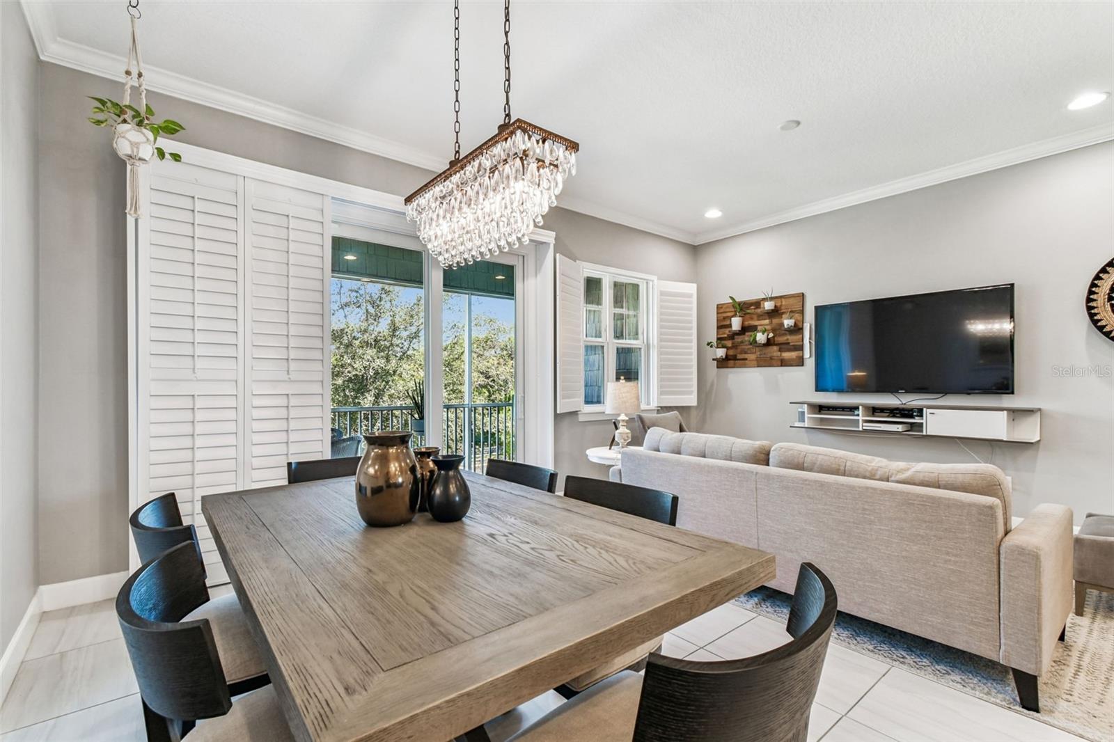 Living, Dining Combo.