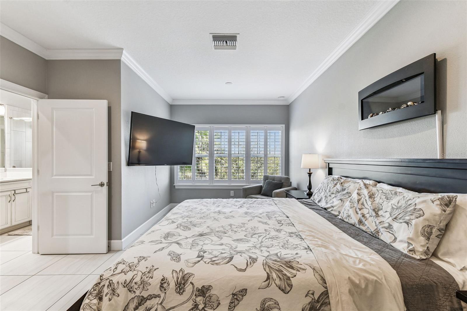 Primary has Sitting Room. as well.