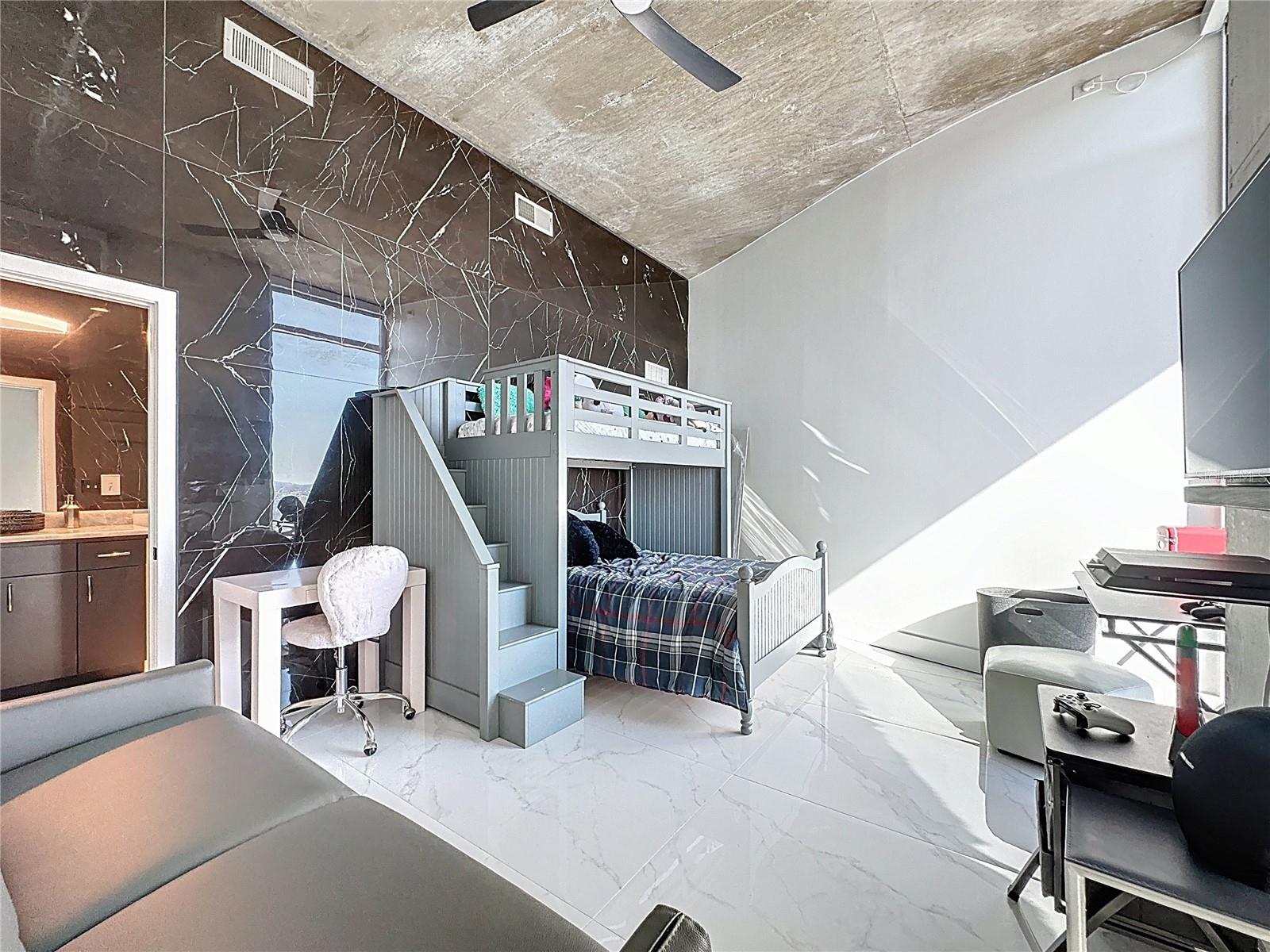 155 S COURT AVE #PENTHOUSE (2905), ORLANDO, FL, 32801