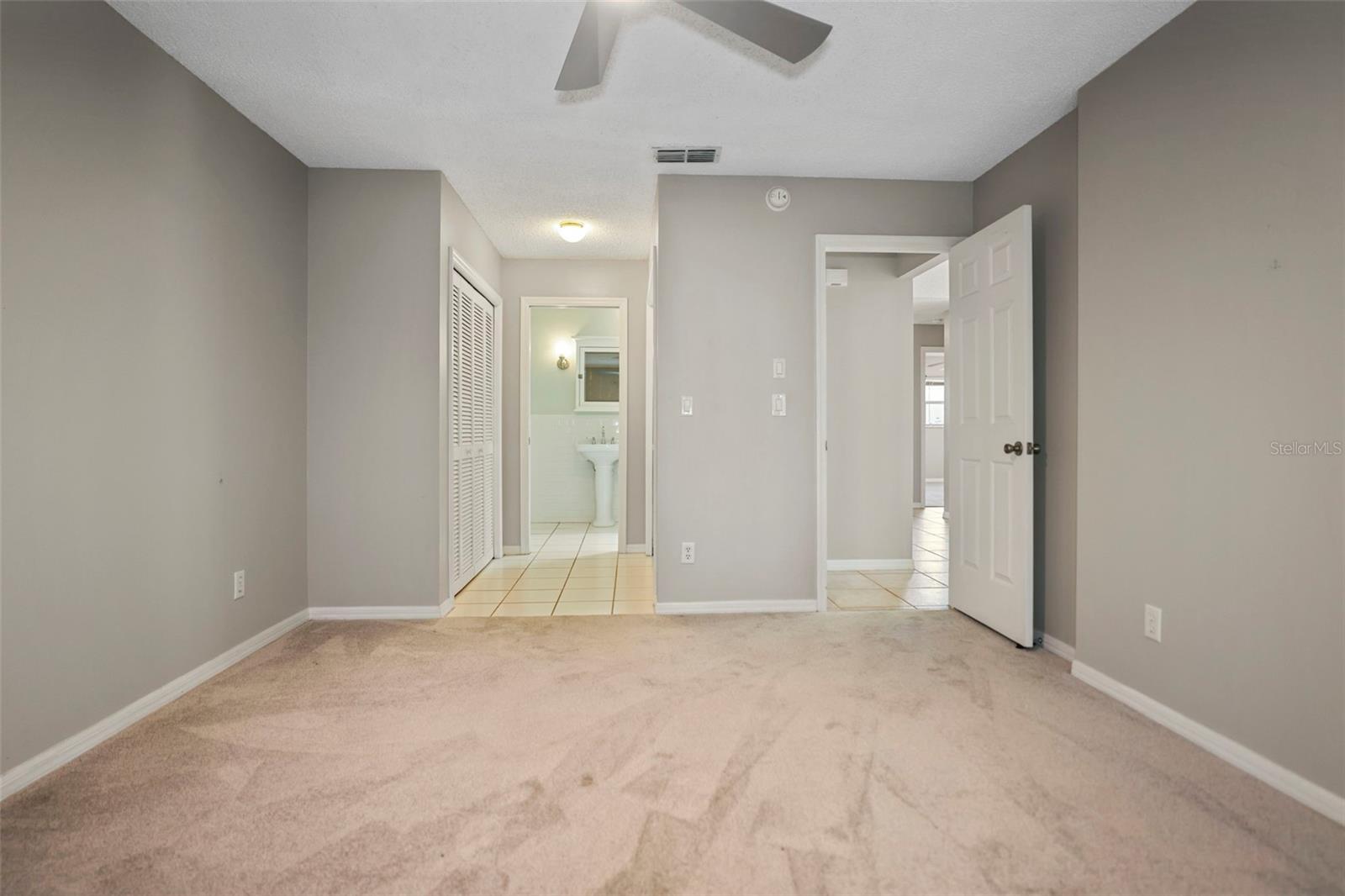 102 STEEPLECHASE LN, PALM HARBOR, FL, 34684