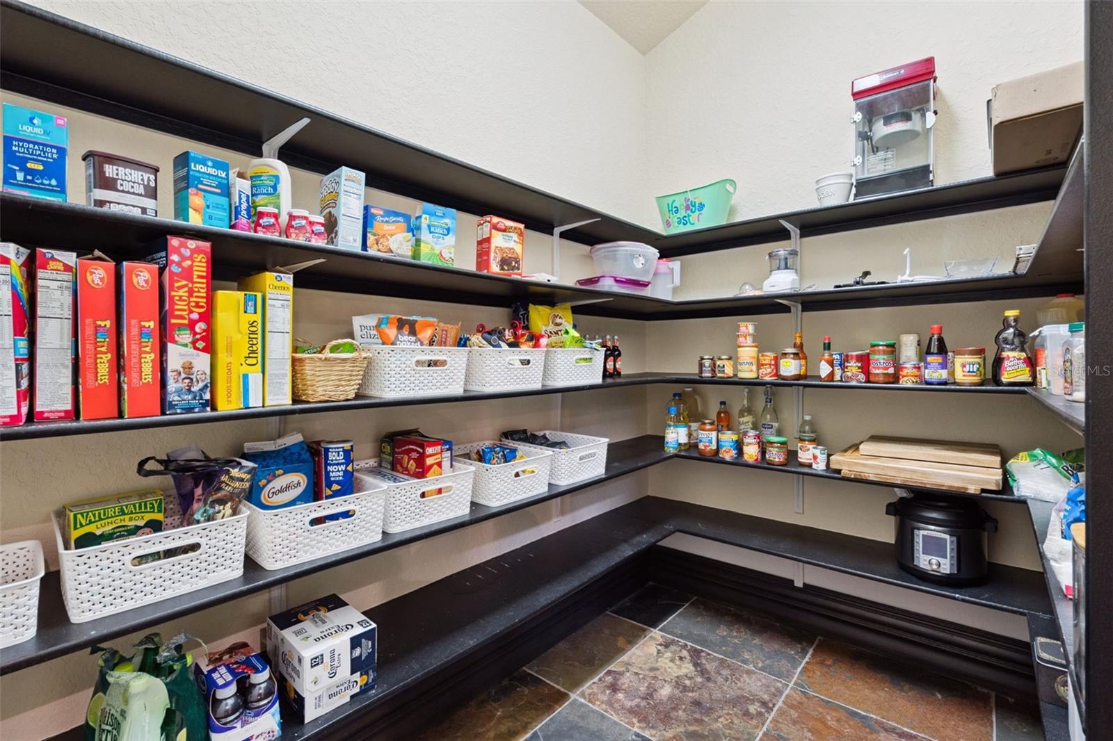 O6353035 Property Photo