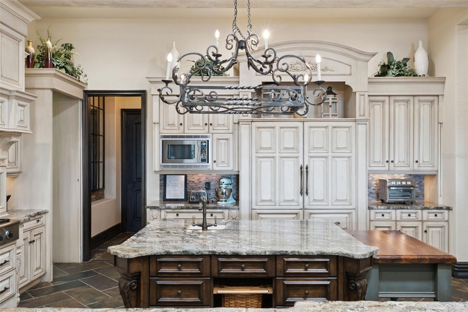 O6353035 Property Photo