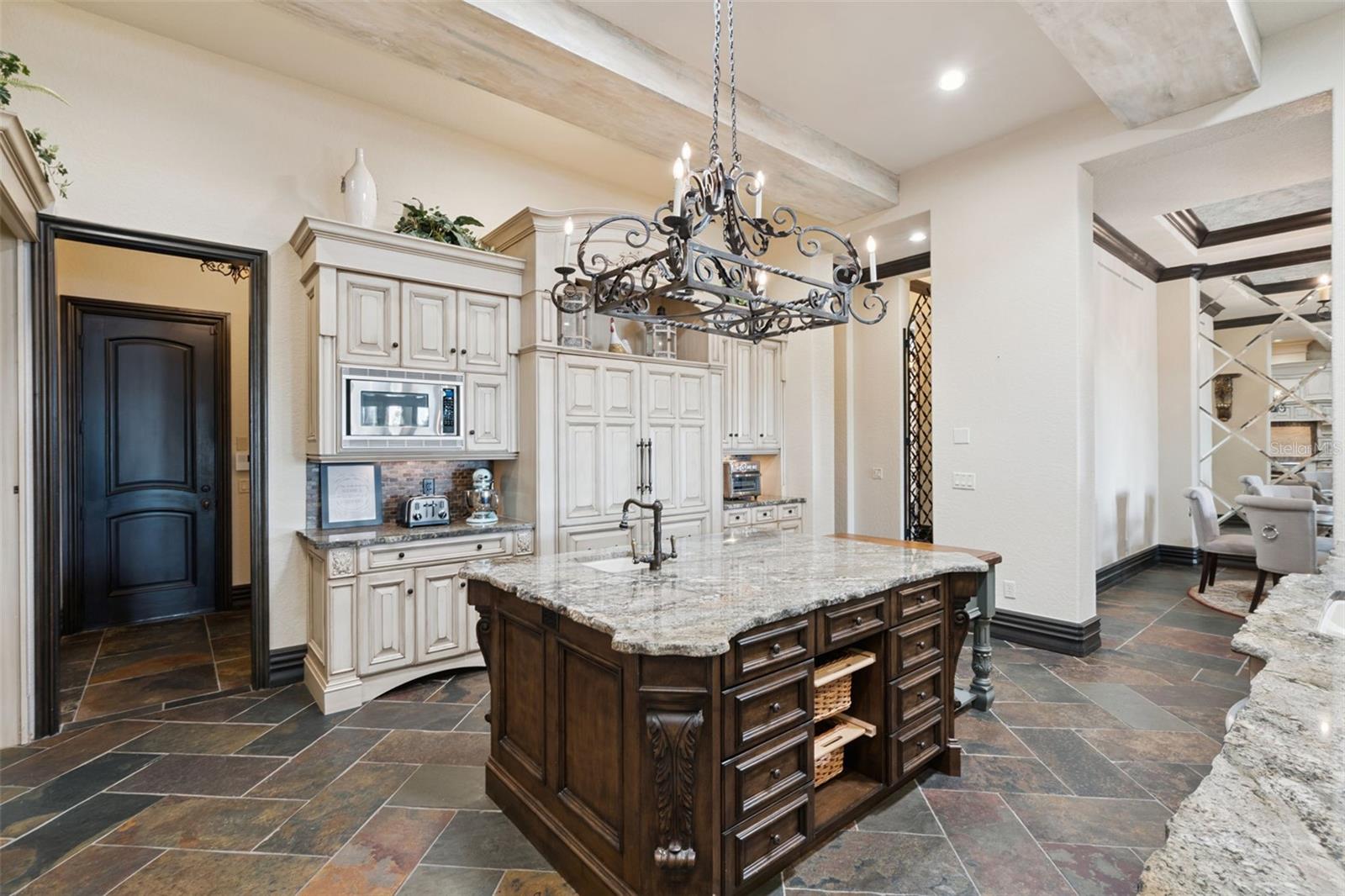 O6353035 Property Photo