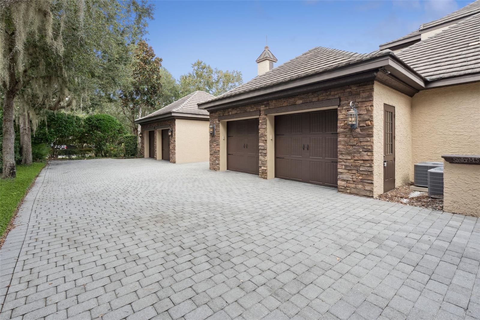 O6353035 Property Photo