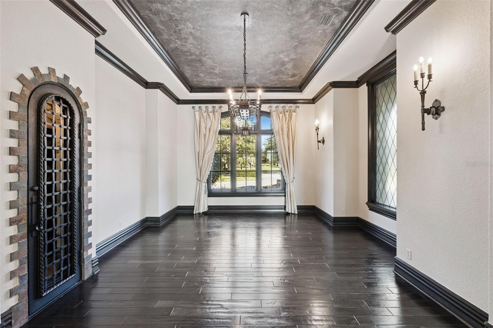 O6353035 Property Photo