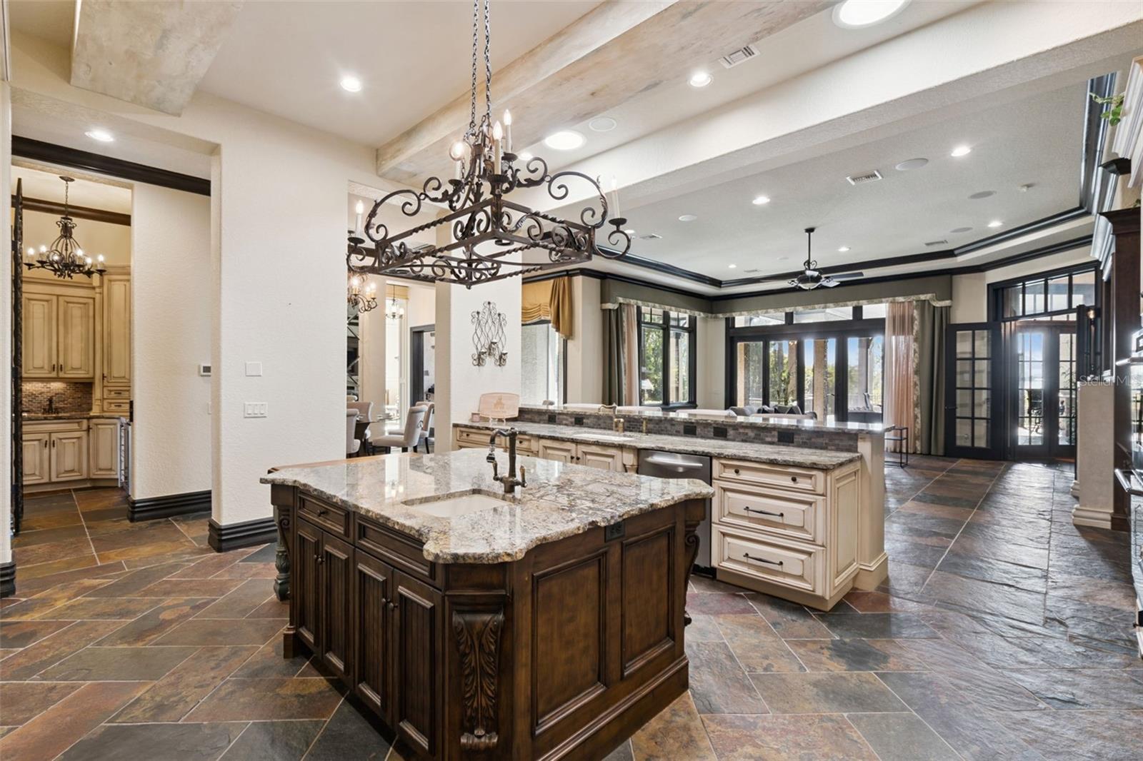 O6353035 Property Photo