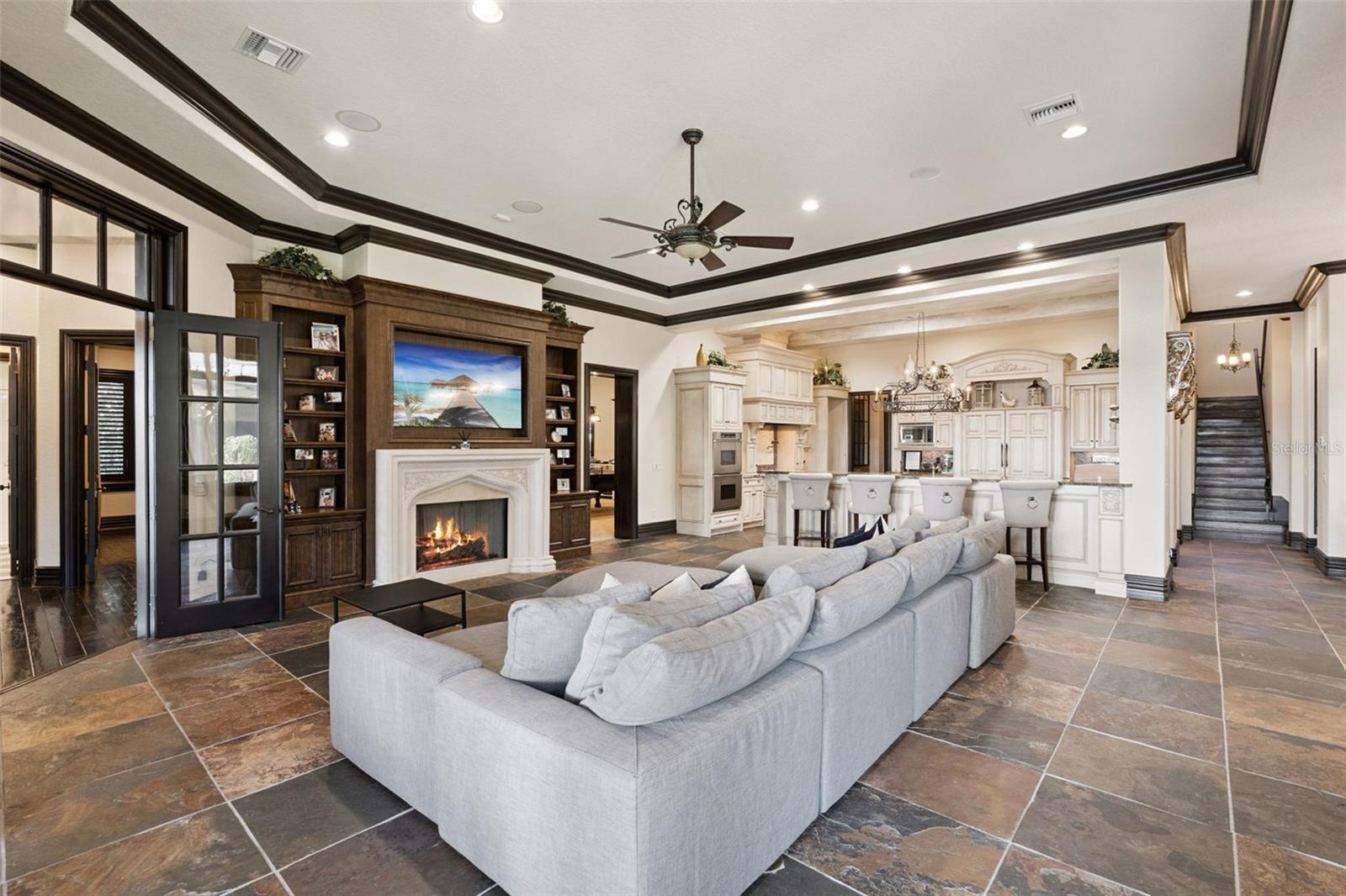 O6353035 Property Photo