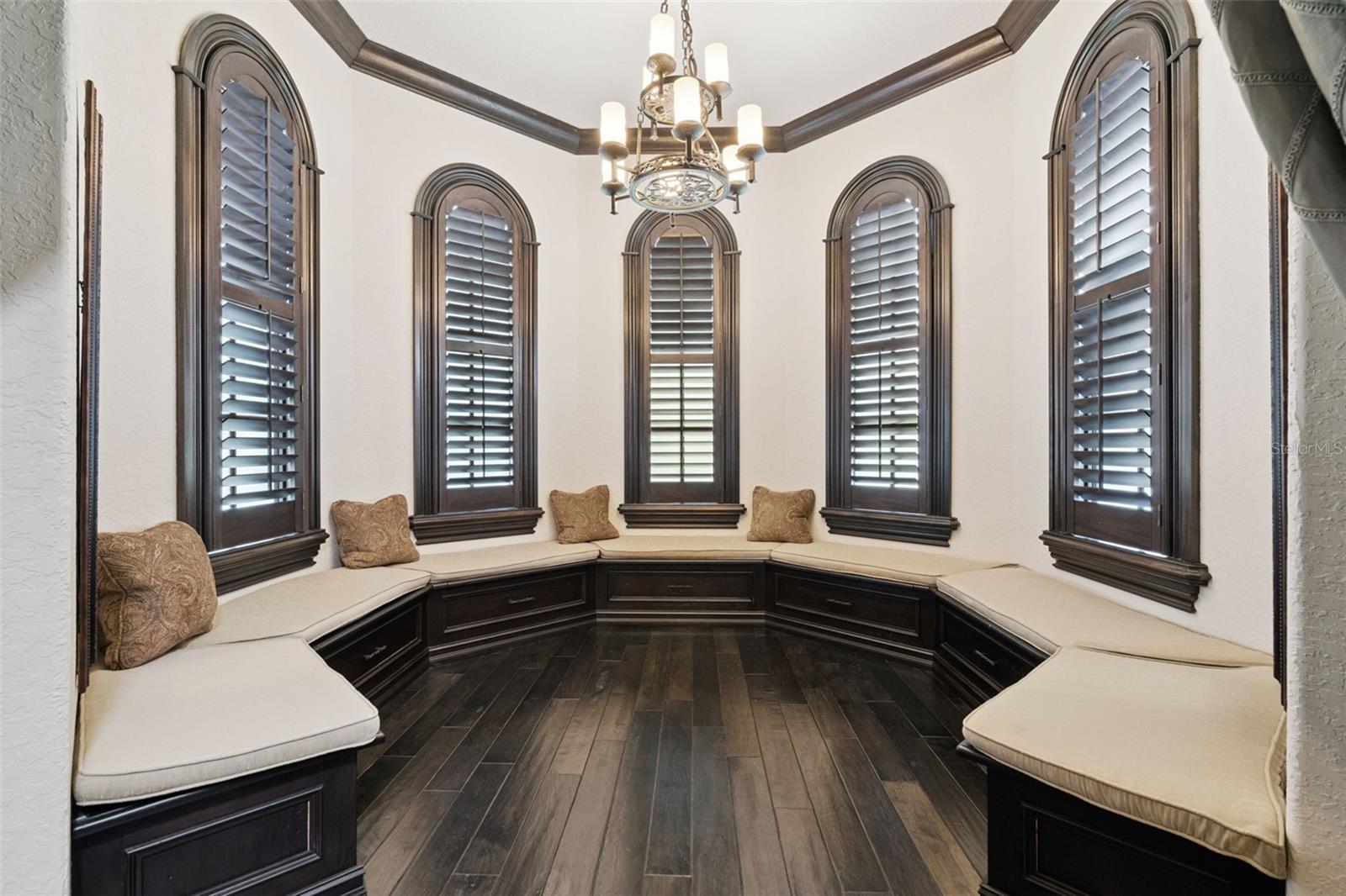 O6353035 Property Photo