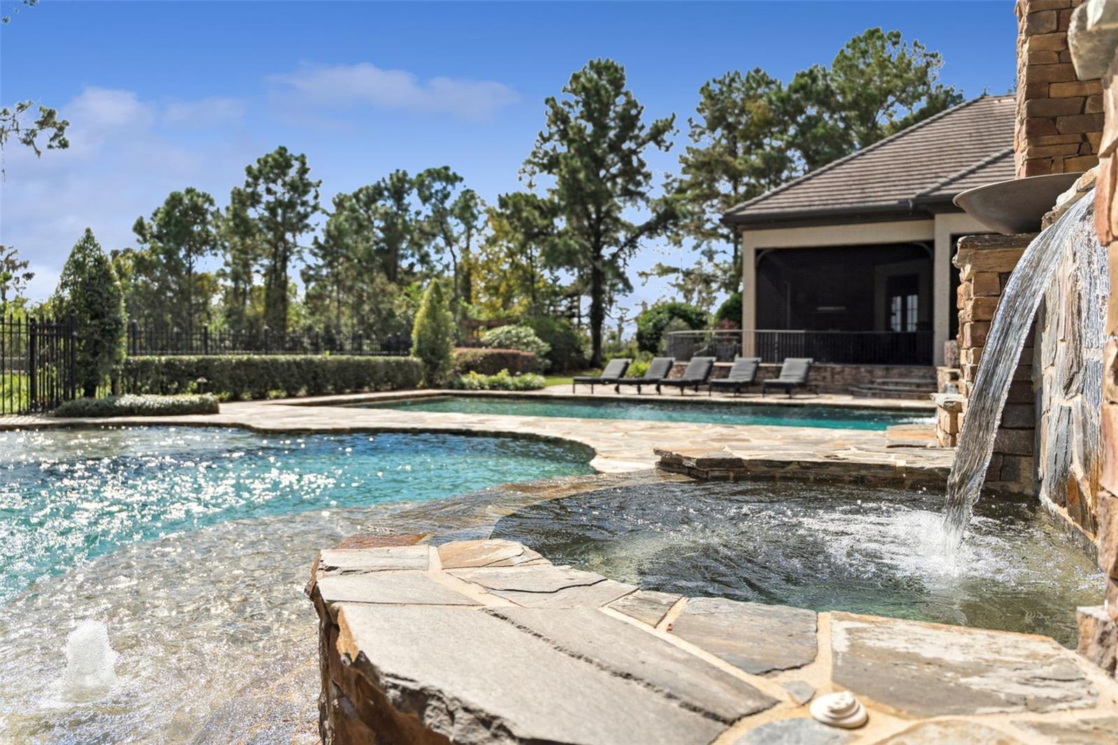 O6353035 Property Photo