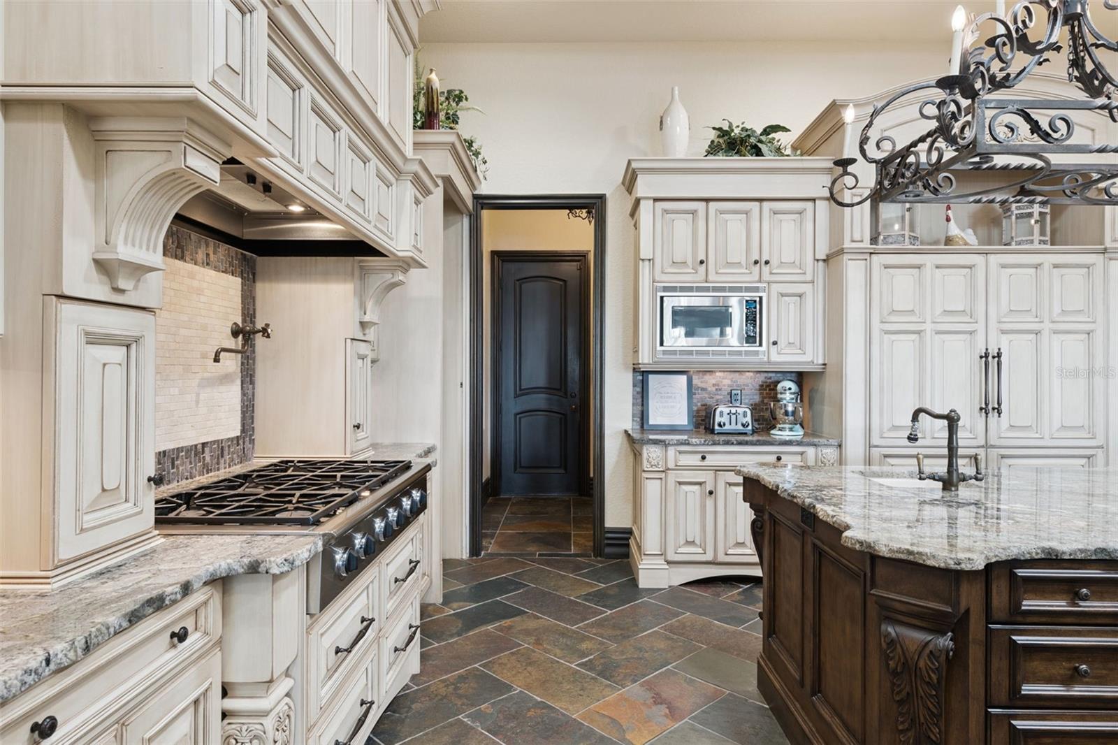 O6353035 Property Photo