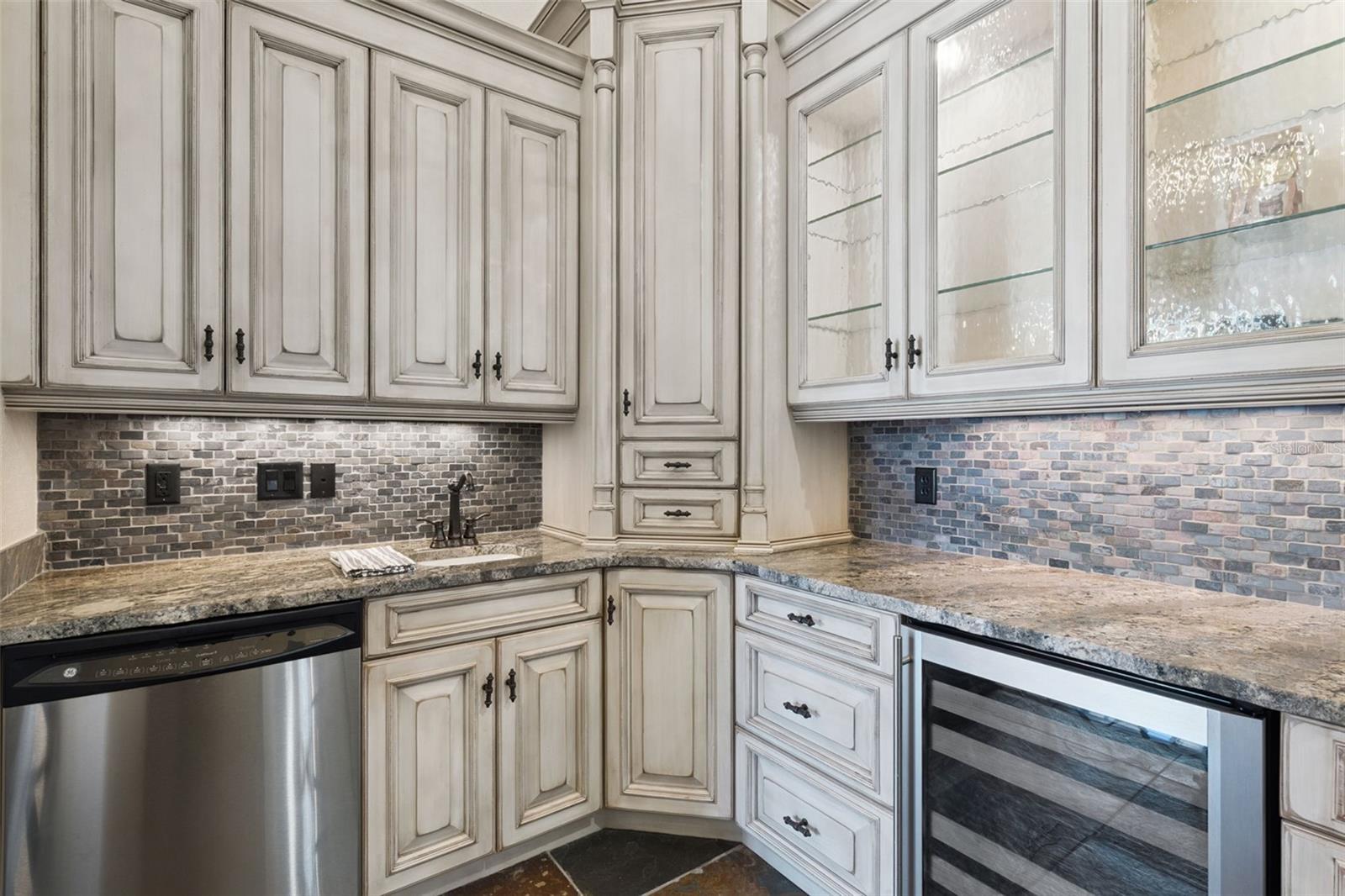 O6353035 Property Photo