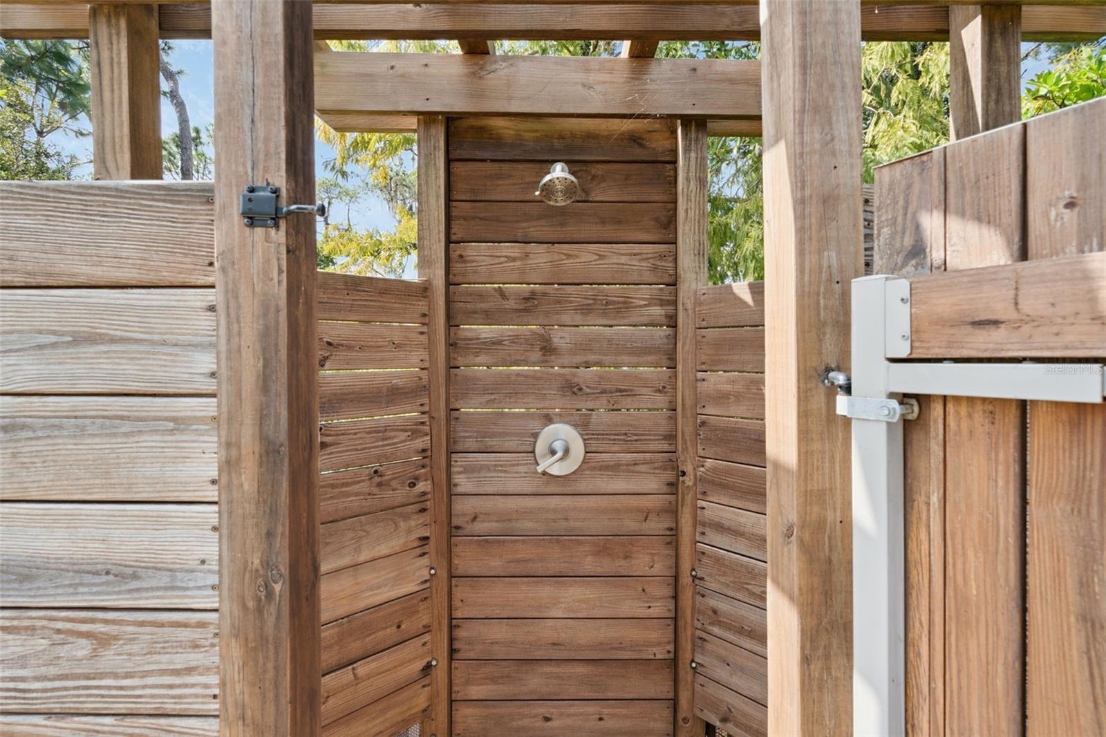 O6353035 Property Photo