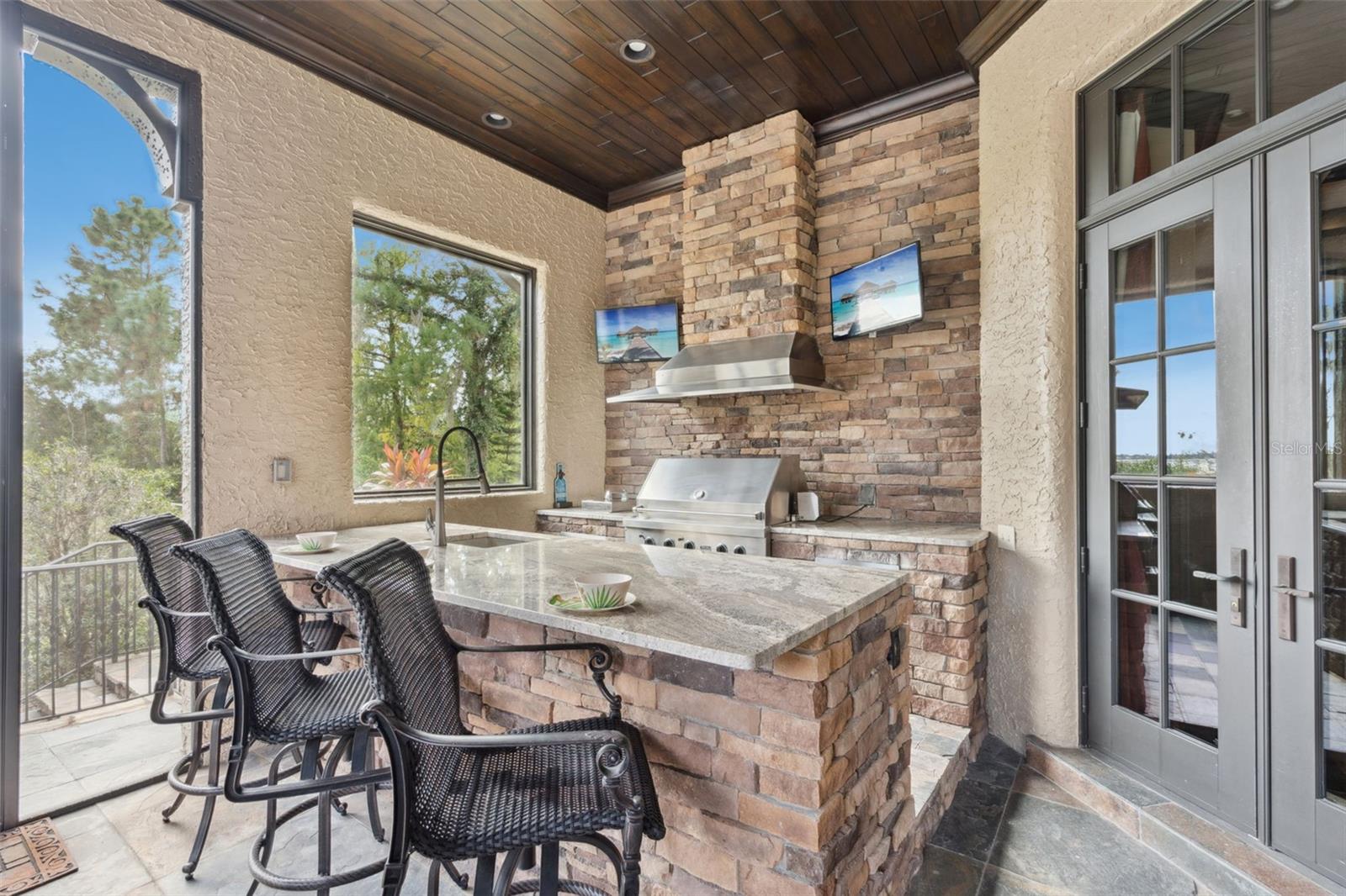 O6353035 Property Photo