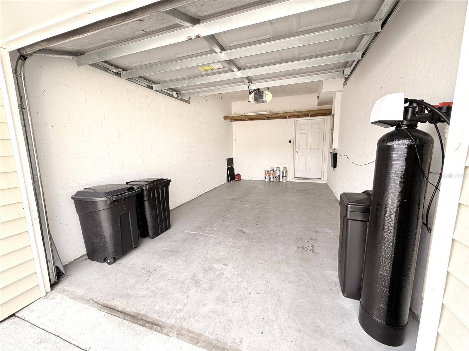 1719 HAMMOCKS AVE, LUTZ, FL, 33549