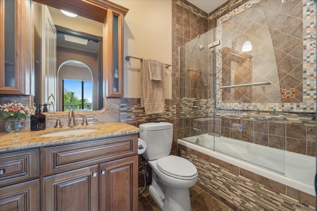 266 BANGSBERG RD SE, PORT CHARLOTTE, FL, 33952